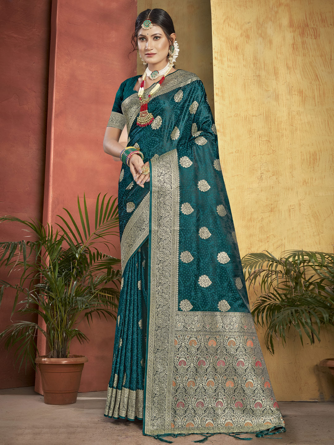 Women's Sea Green Banarasi Silk Woven Work Traditional Tassle Saree - Sangam Prints
