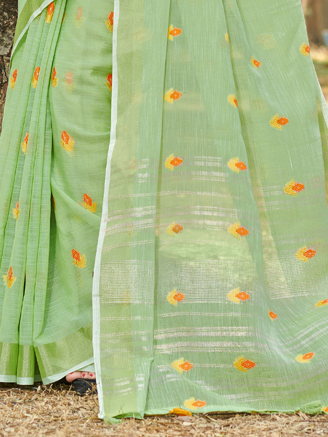 Women's Light Green Linen Siroski Stone Work Traditional Tassle Saree - Sangam Prints