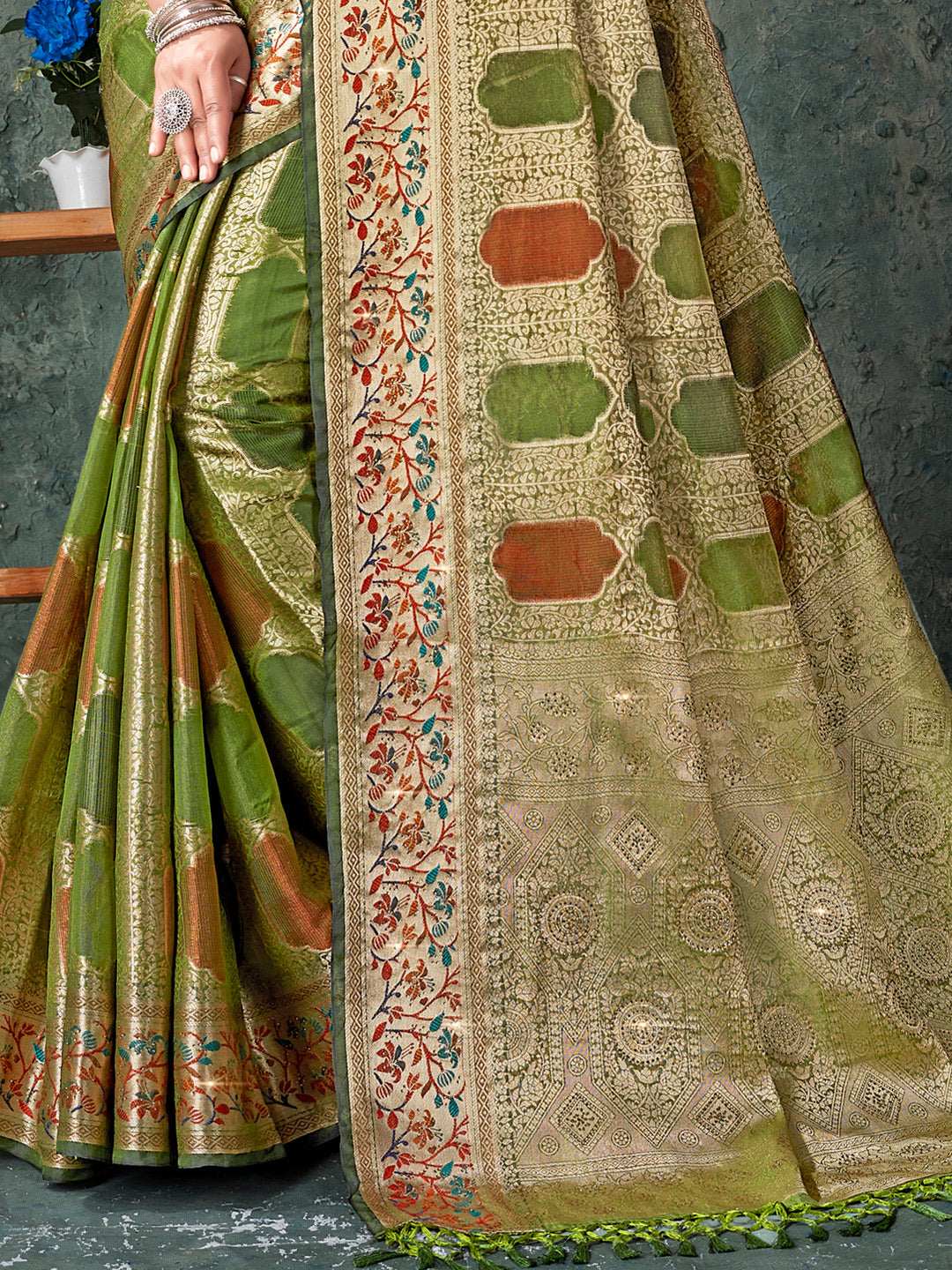 Women's Green SILK  Siroski Stone Work Traditional Tassle Saree - Sangam Prints