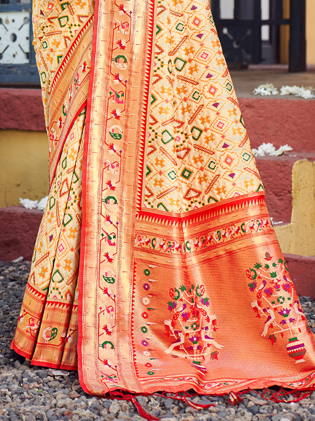 Women's Cream Patola Silk Woven Work Traditional Tassle Saree - Sangam Prints