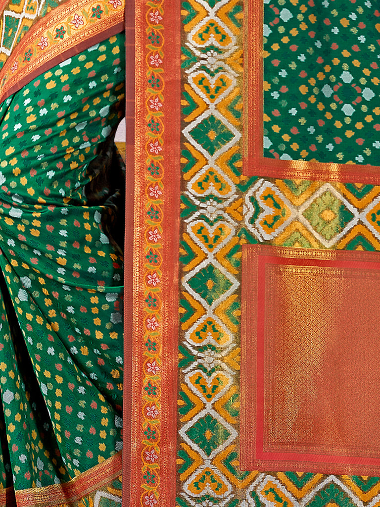 Women's Green SILK  Woven Zari Work Traditional Tassle Saree