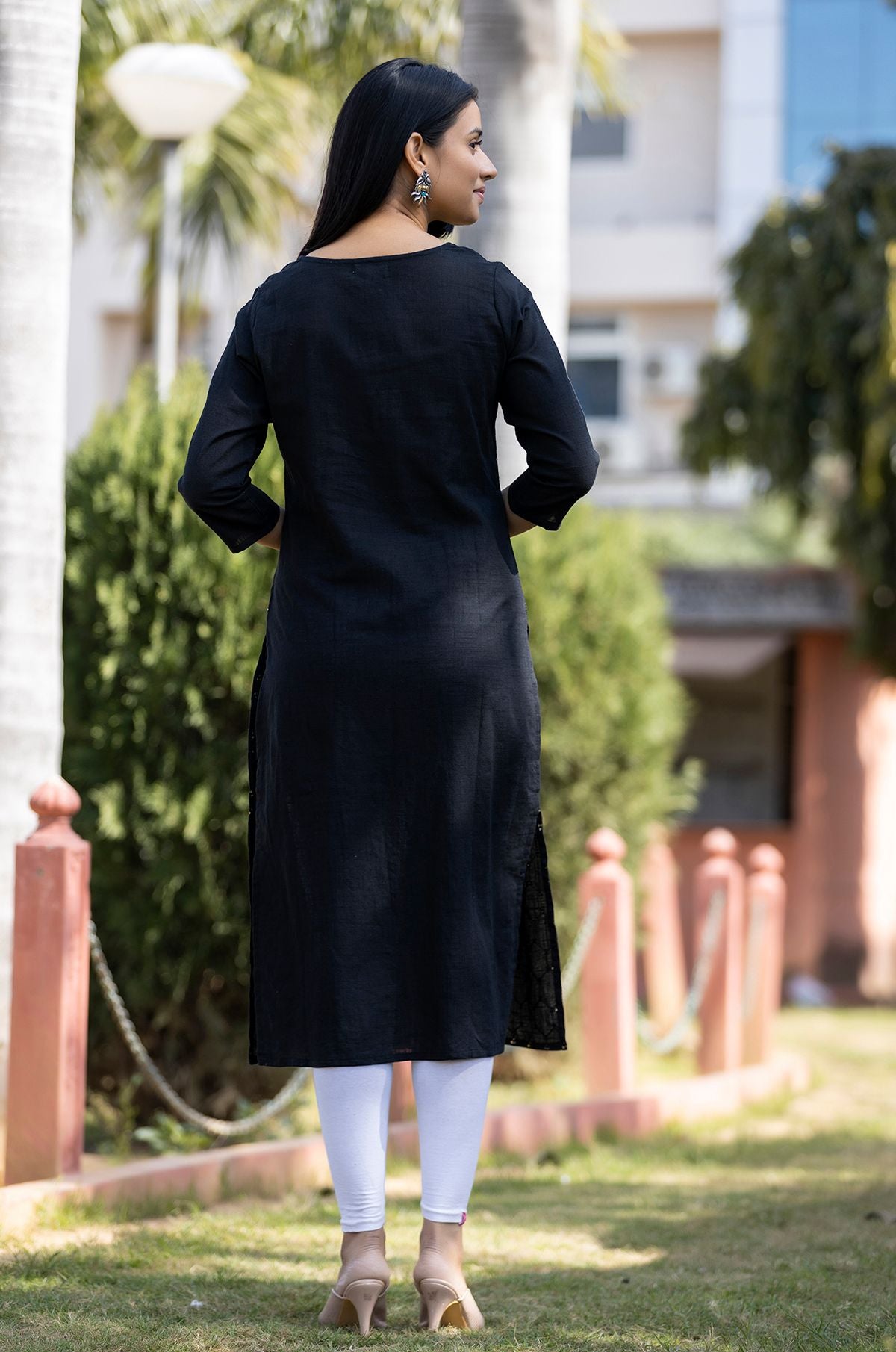 Women's Black Solid Sequin Embellishment Kurta - KAAJH