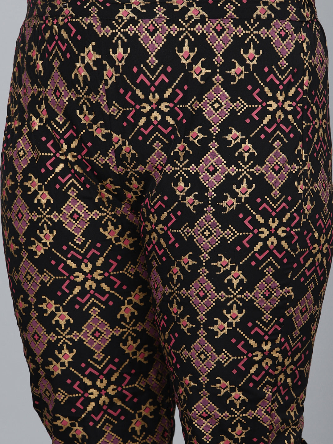 Women's Black Crepe Foil Printed Straight Kurta With Pant Set - Ziyaa