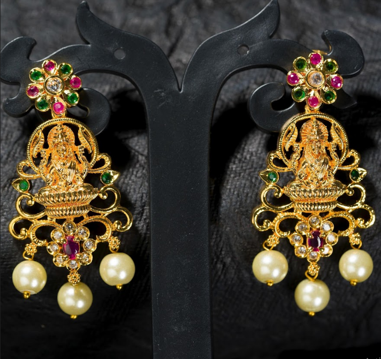Women's Laxmiji Necklace Set Gold Plated  - Alankara