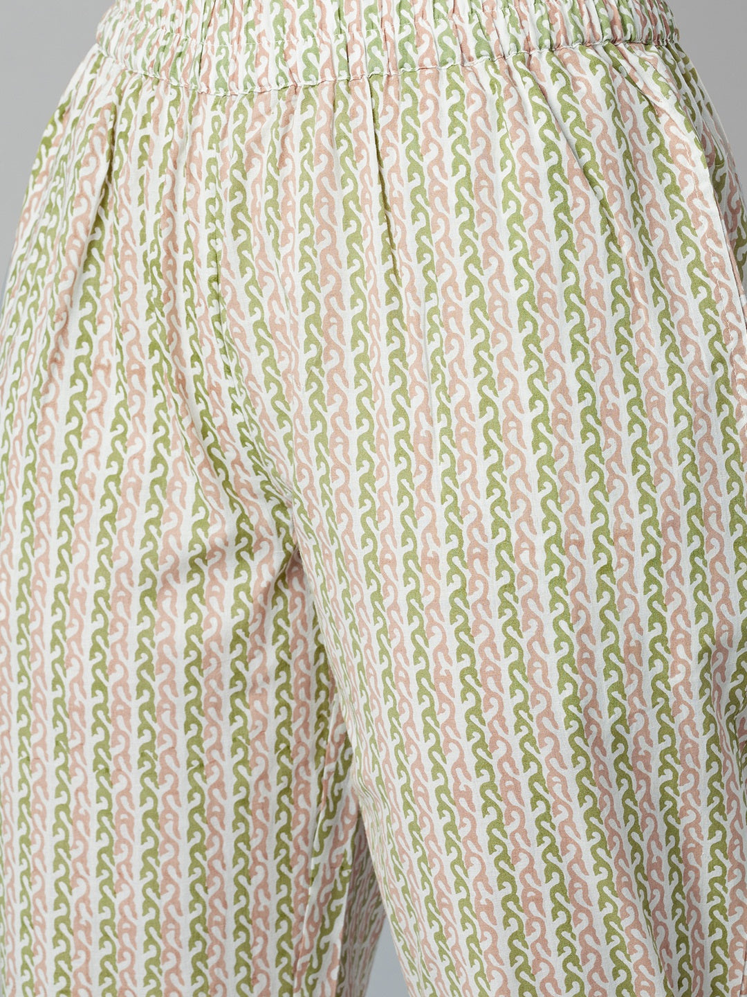Women's Pastel Green Floral Printed Cotton Kurta Pant Set - Wahenoor
