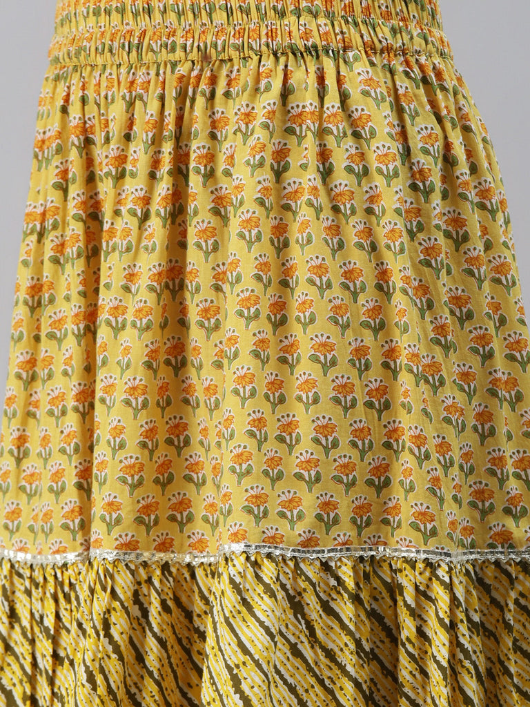 Women's Yellow Cotton Sleeves Less Anarkali Skirt Set With Dupatt