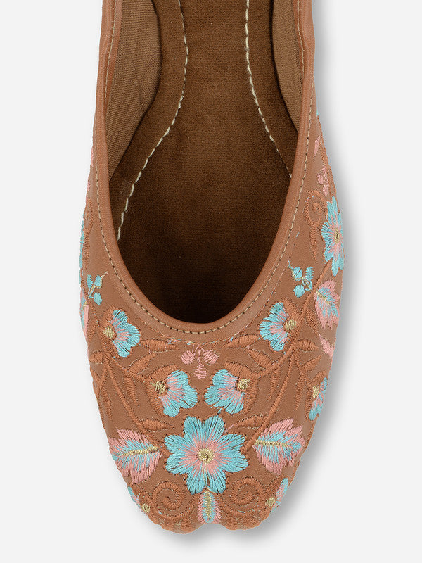Women's Peach Florals Indian Ethnic Comfort Footwear - Desi Colour