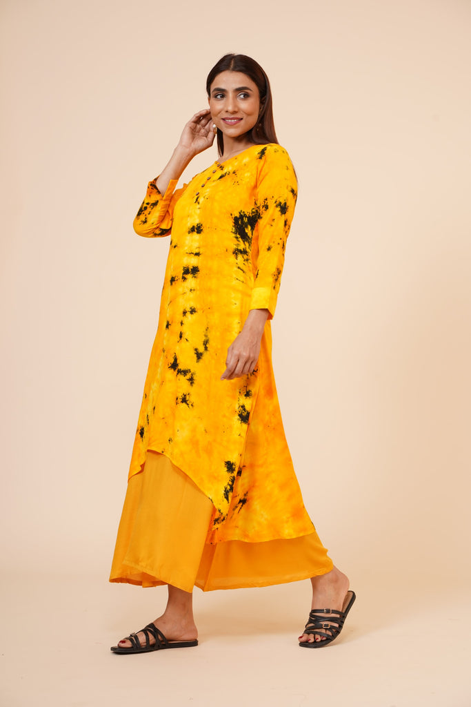 Women's Indian Tie N Dye Kurti With Wooden Button Placket And Cuff
