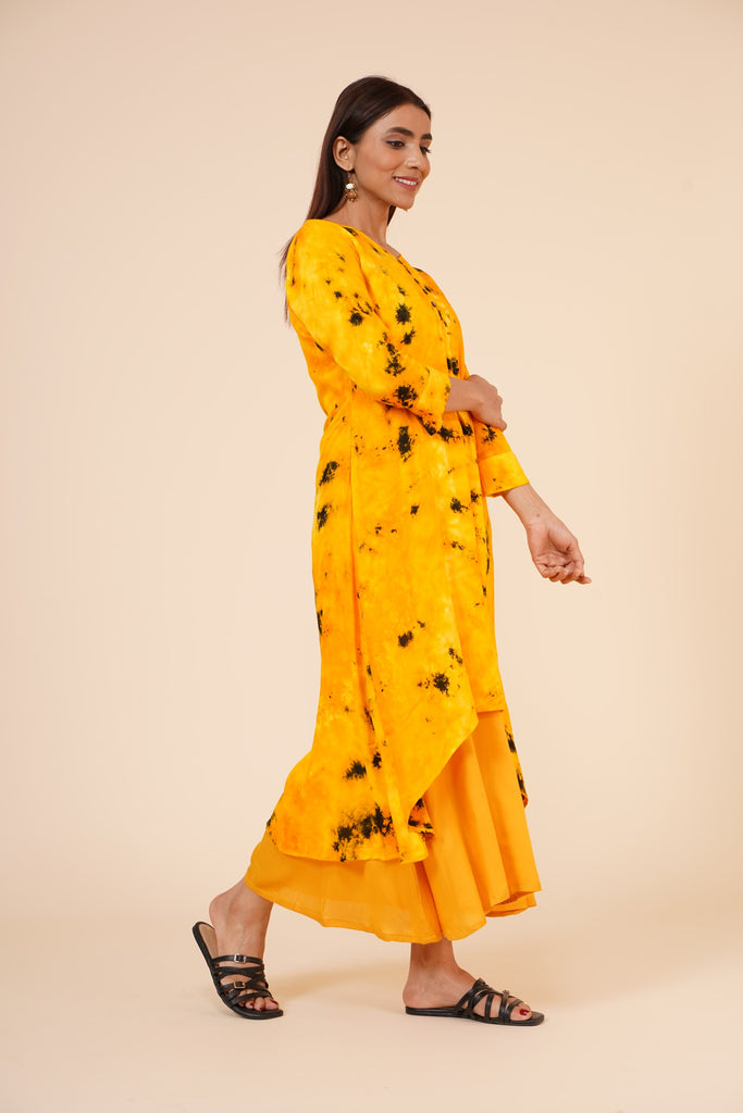 Women's Indian Tie N Dye Kurti With Wooden Button Placket And Cuff
