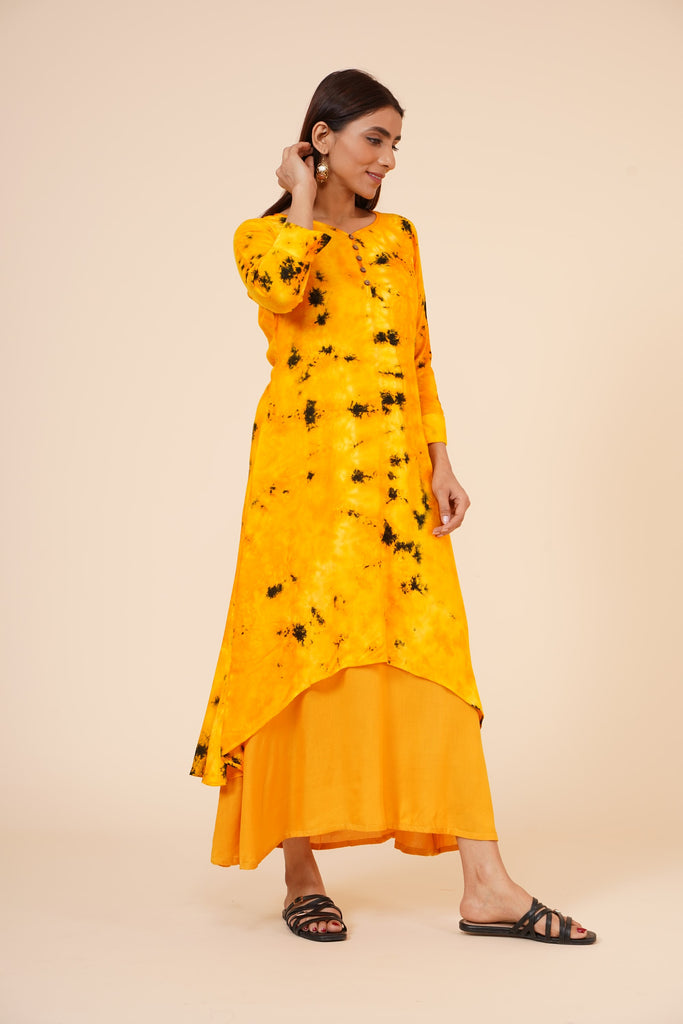 Women's Indian Tie N Dye Kurti With Wooden Button Placket And Cuff