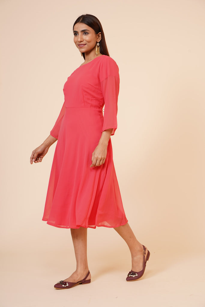 Women's Round Neck Georgette Party/ Casual Dress In Peach