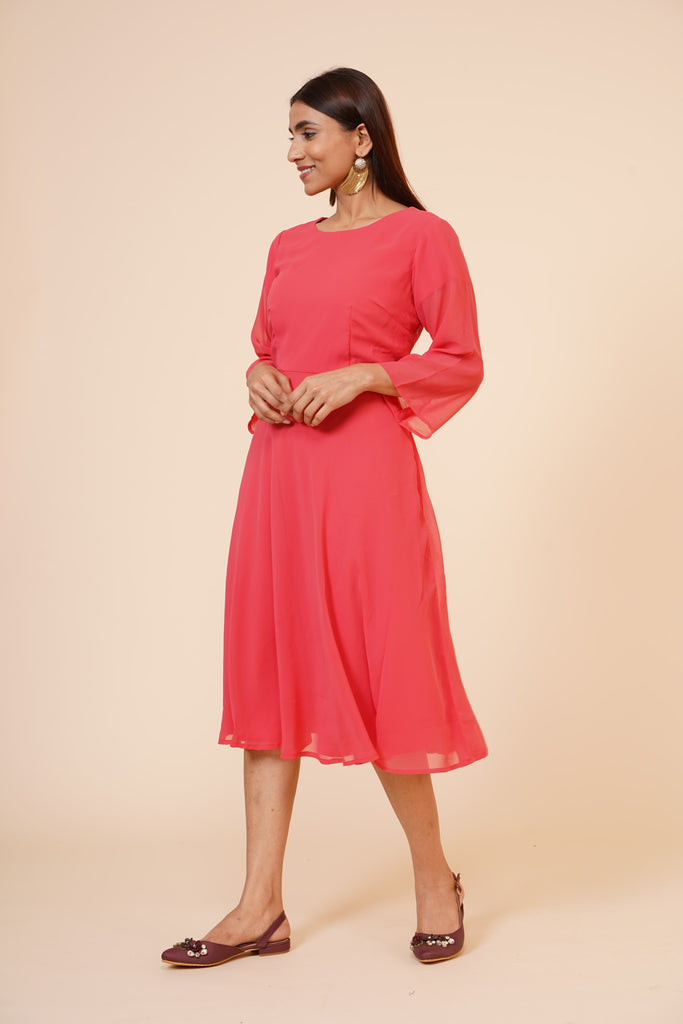 Women's Round Neck Georgette Party/ Casual Dress In Peach