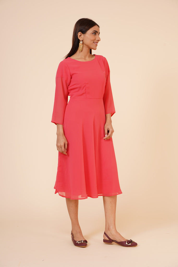 Women's Round Neck Georgette Party/ Casual Dress In Peach