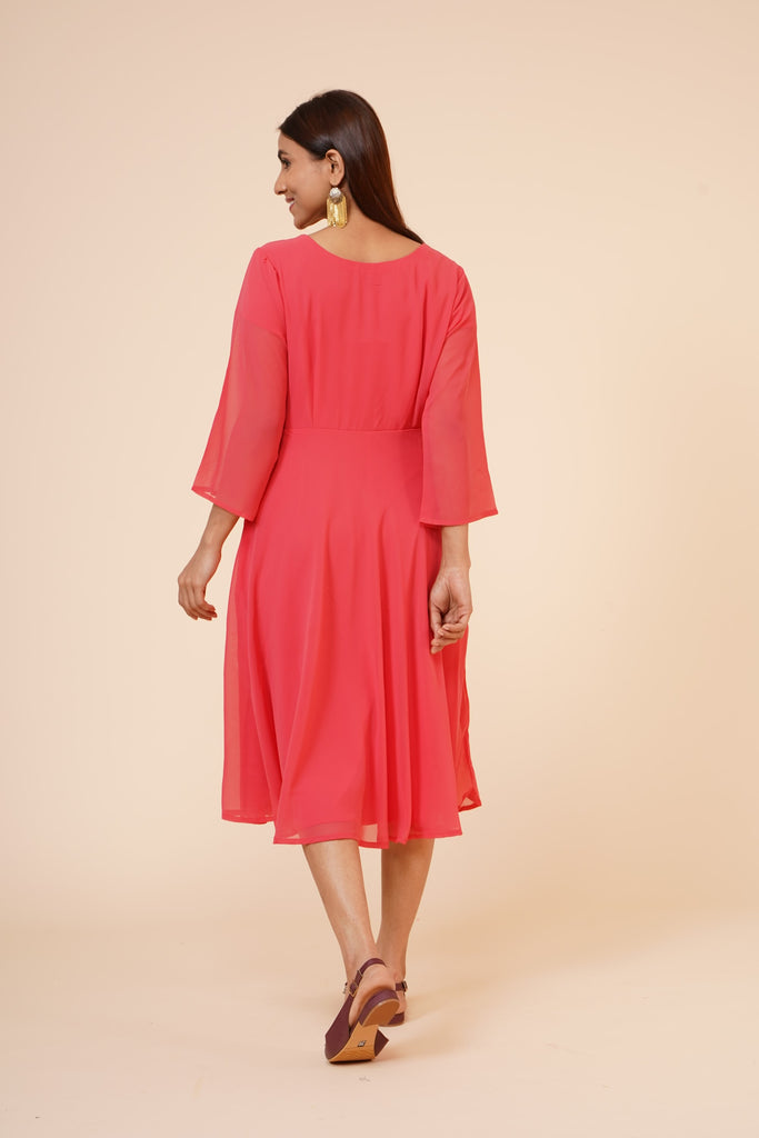 Women's Round Neck Georgette Party/ Casual Dress In Peach