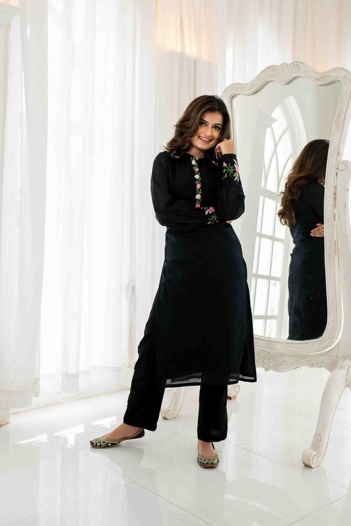 Women's Black Chanderi Embroidered KurtaÂ Set