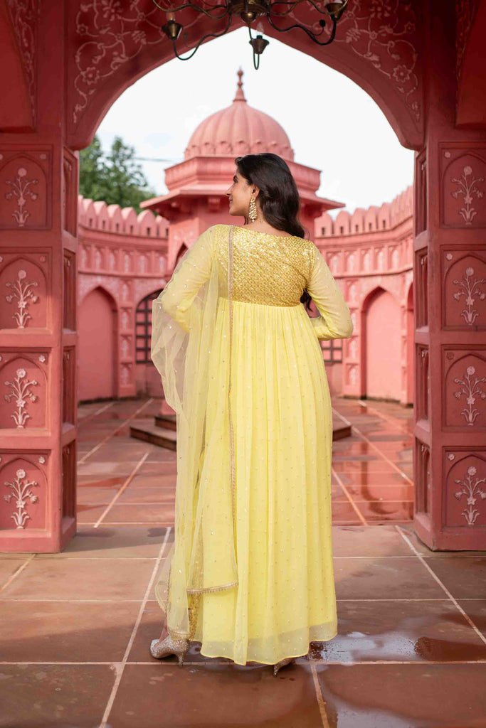 Women's Light Yellow Nayra KurtaÂ Set