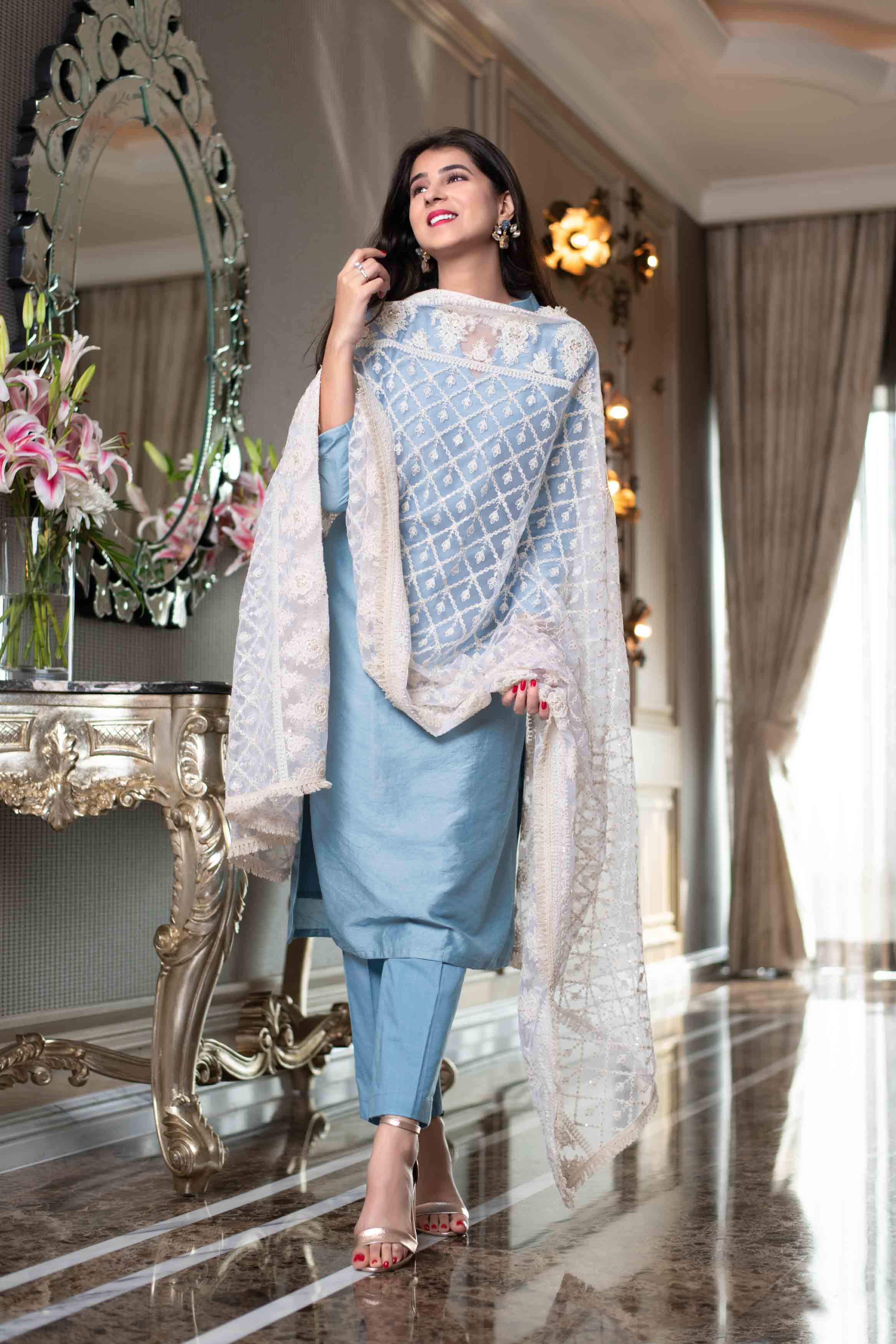 Women's Blue Kurta Set with White Thread Work Dupatta