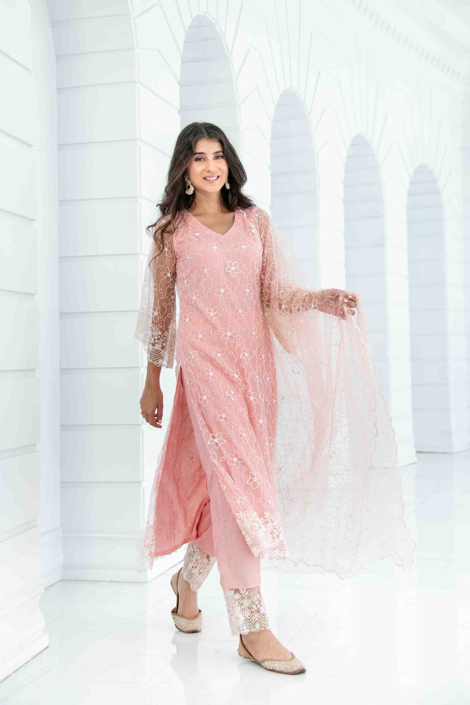 Women's Peach Pakistani Thread Work Kurta Set