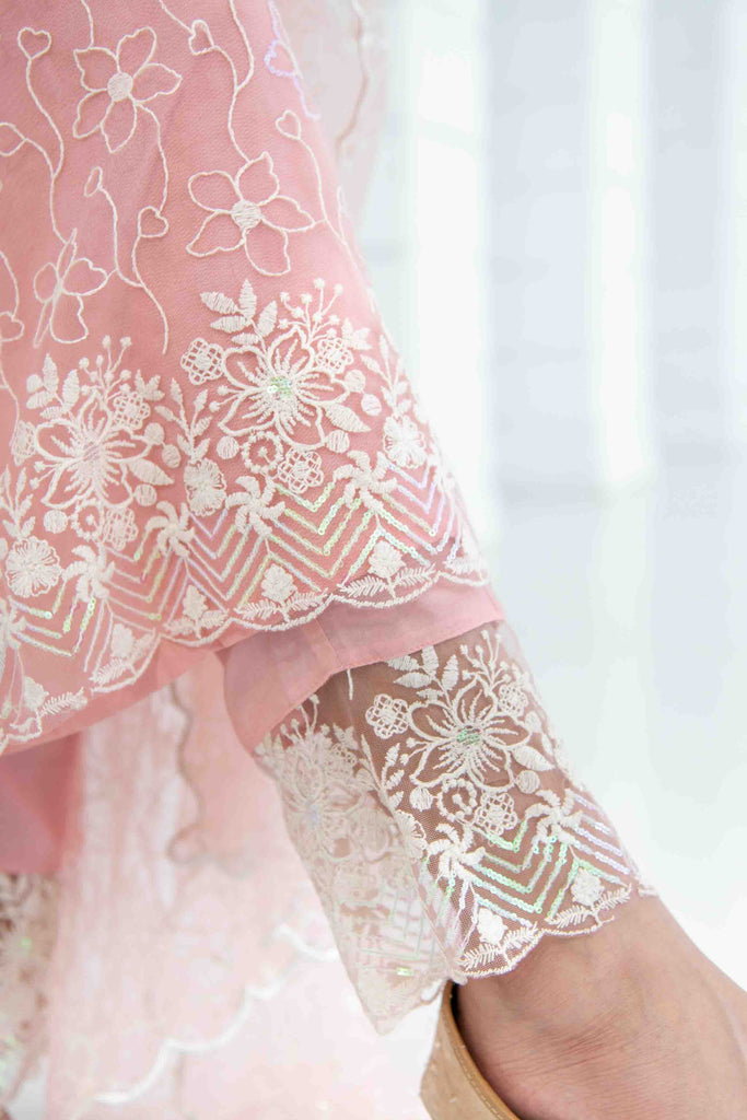 Women's Peach Pakistani Thread Work Kurta Set