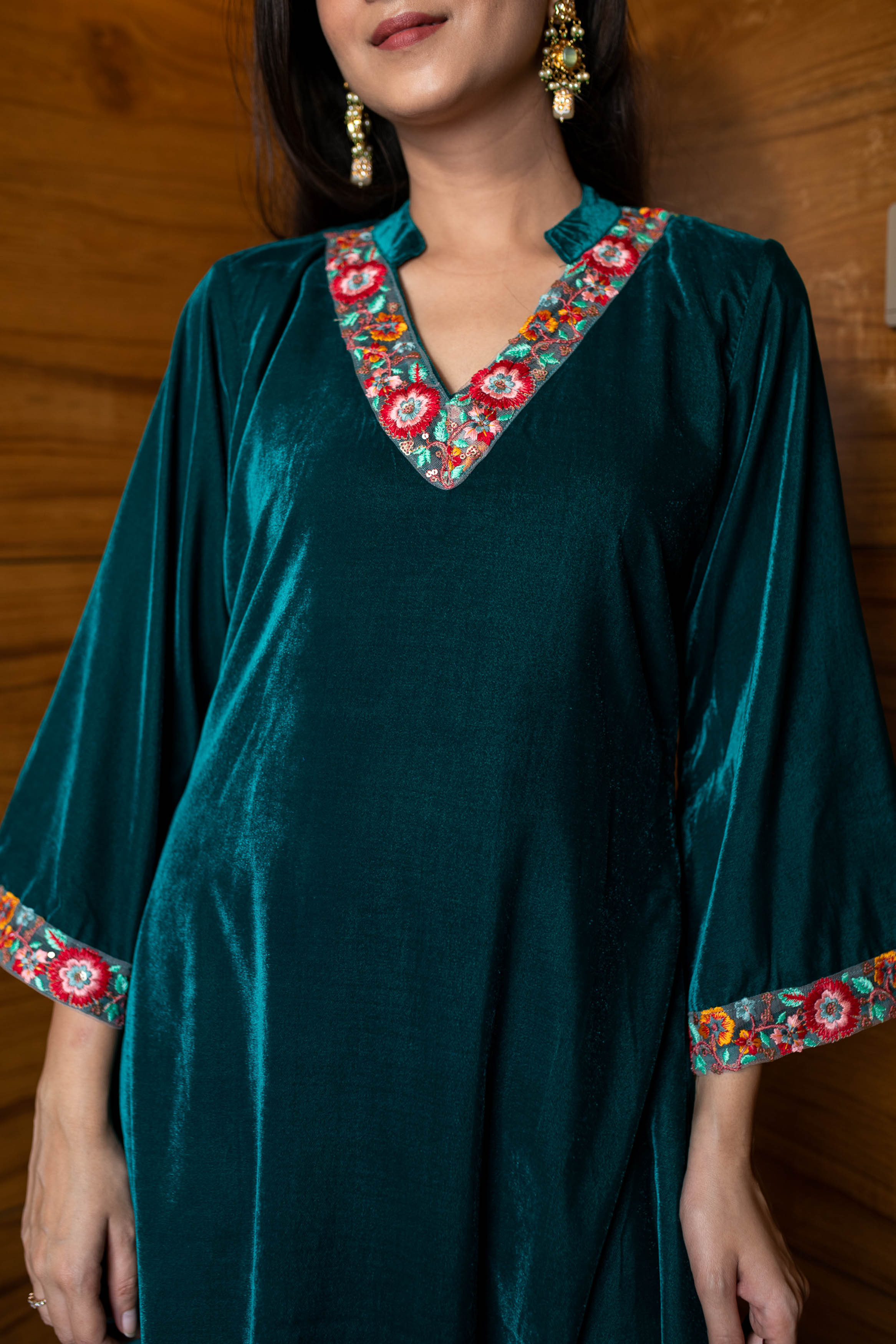Women's Turquoise Velvet Kurta Set - Label Shaurya Sanadhya