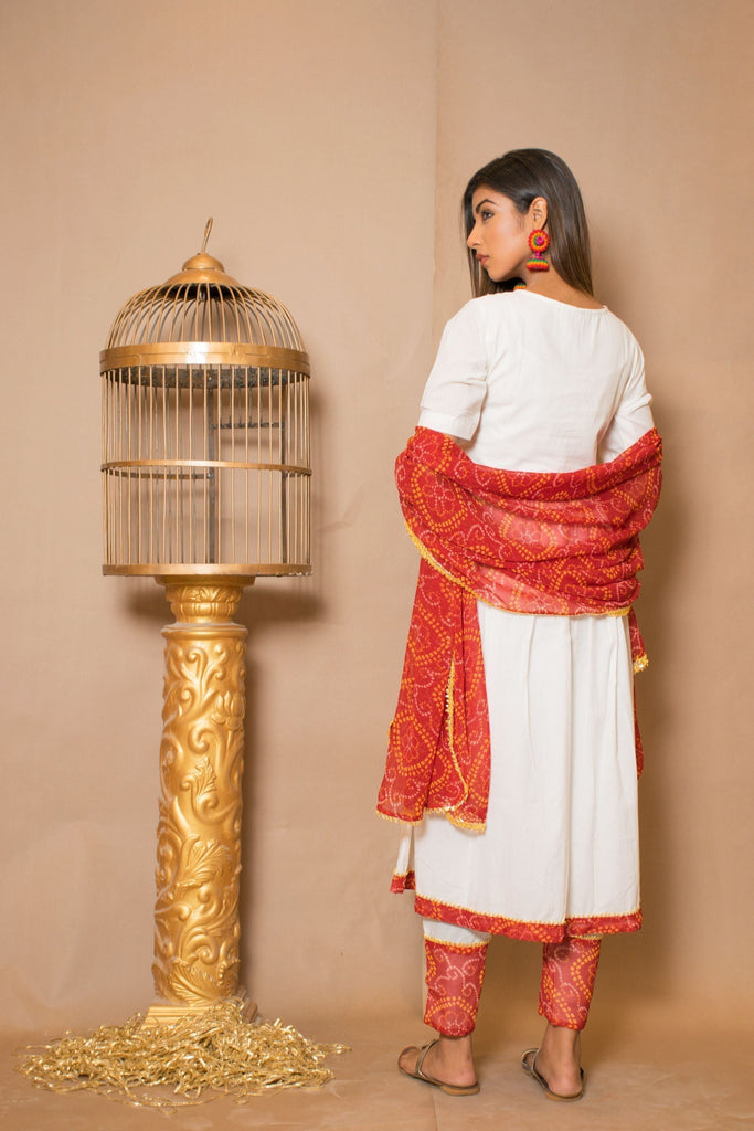 Women's White And Red  Anarkali Suit Set (3Pc Set)