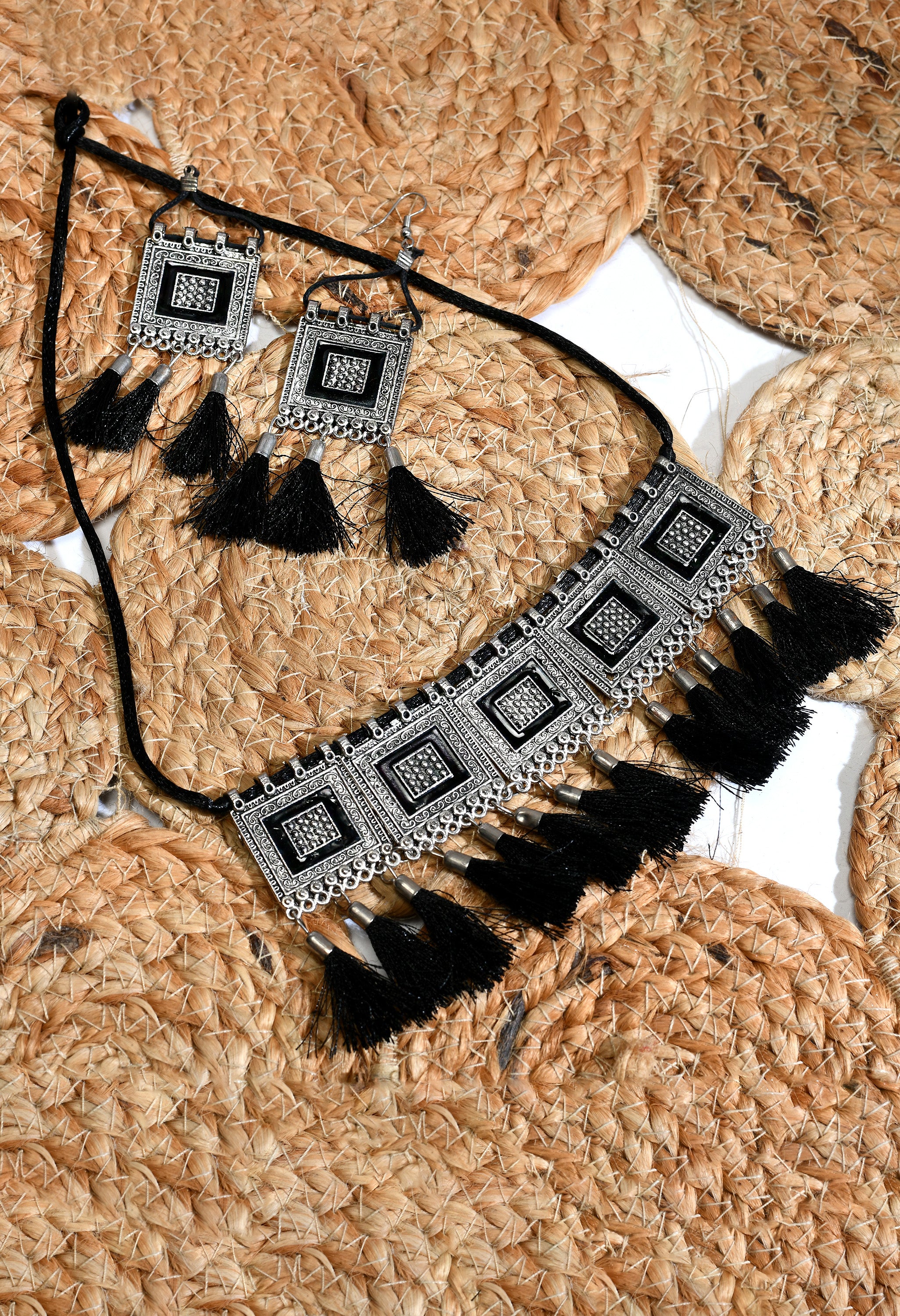 Women's  Oxidised Necklaceand Earrings With Thread Design - Tehzeeb