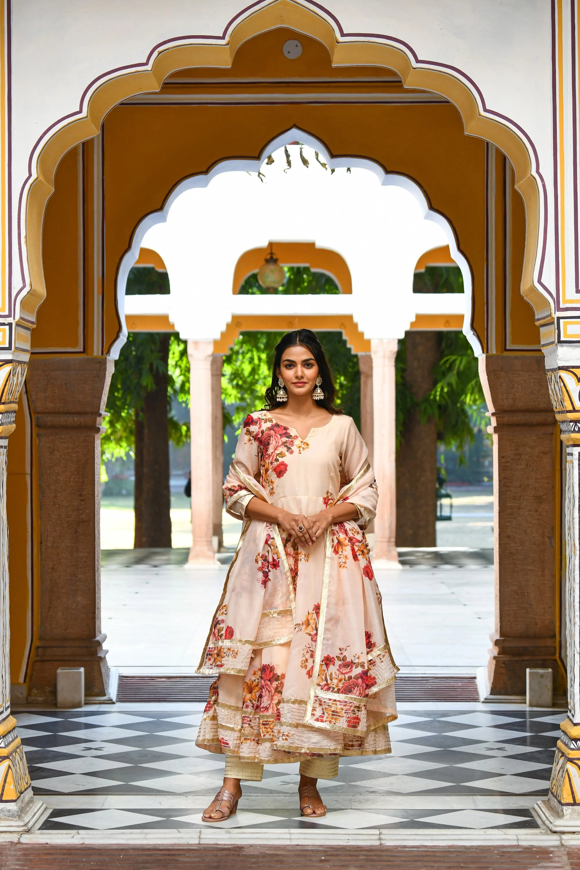 Women's Cream Floral Anarkali Kurta Set With Dupatta - Saras Th