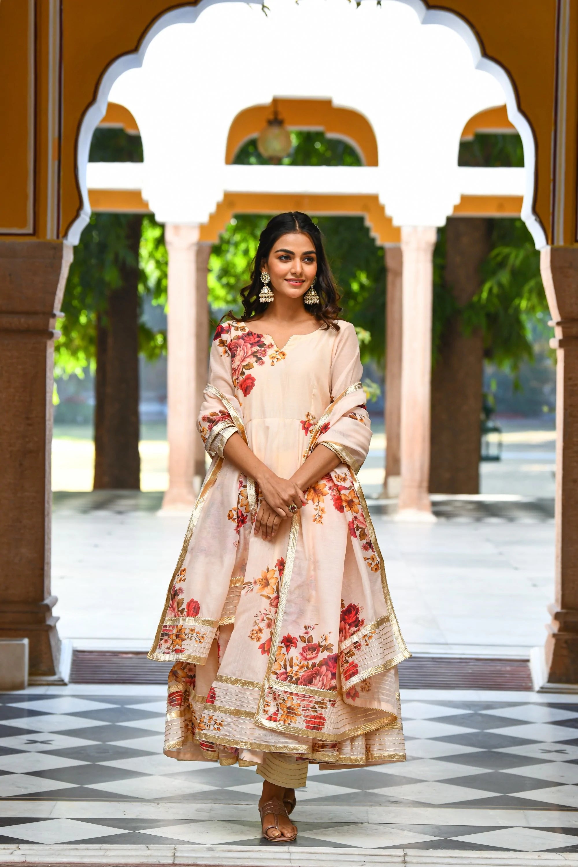Women's Cream Floral Anarkali Kurta Set With Dupatta - Saras Th