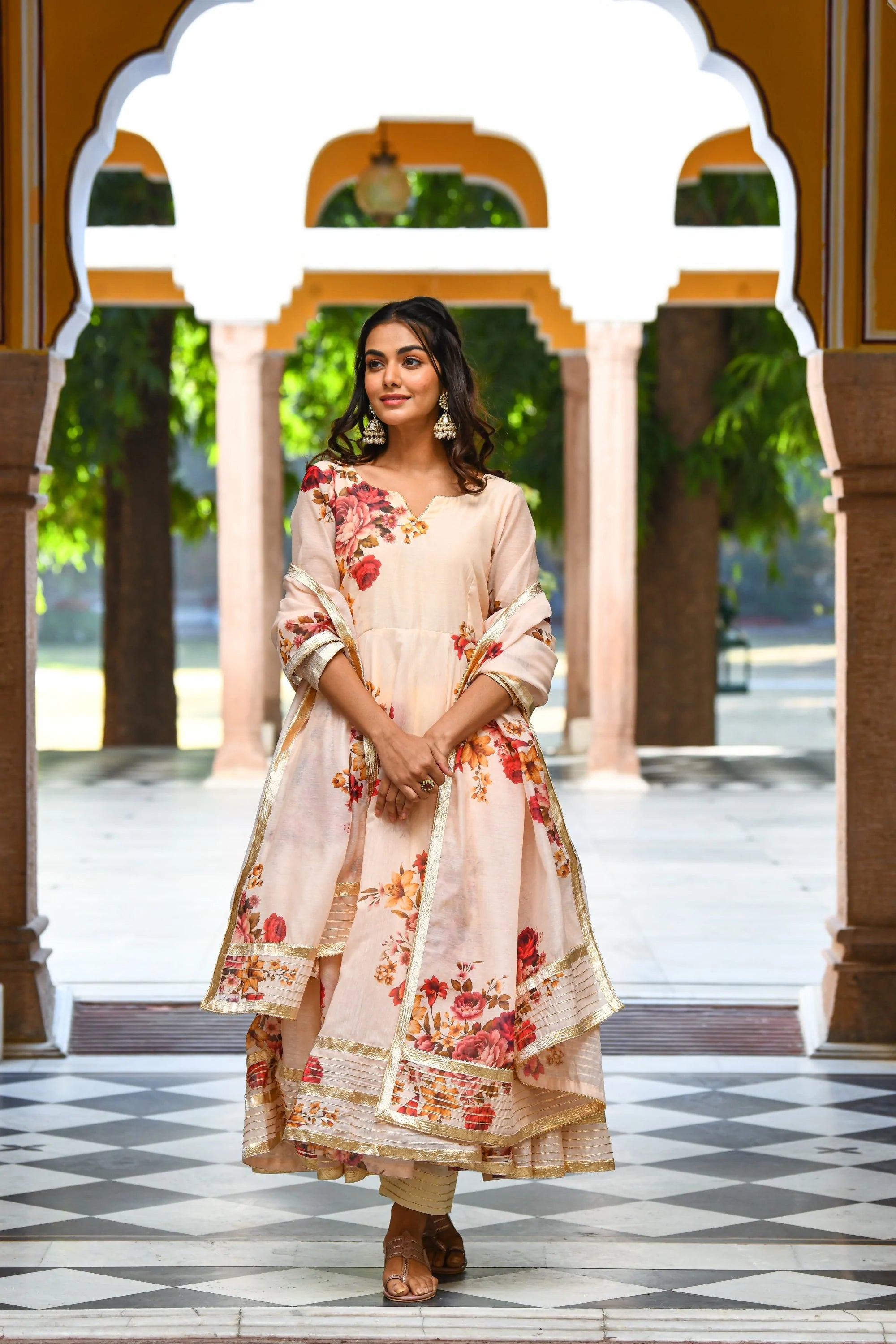 Women's Cream Floral Anarkali Kurta Set With Dupatta - Saras Th