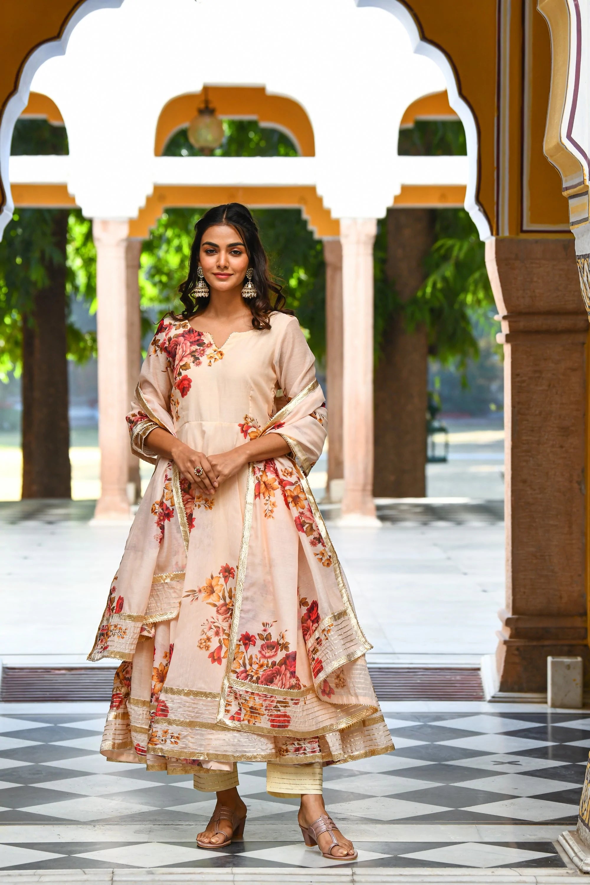 Women's Cream Floral Anarkali Kurta Set With Dupatta - Saras Th