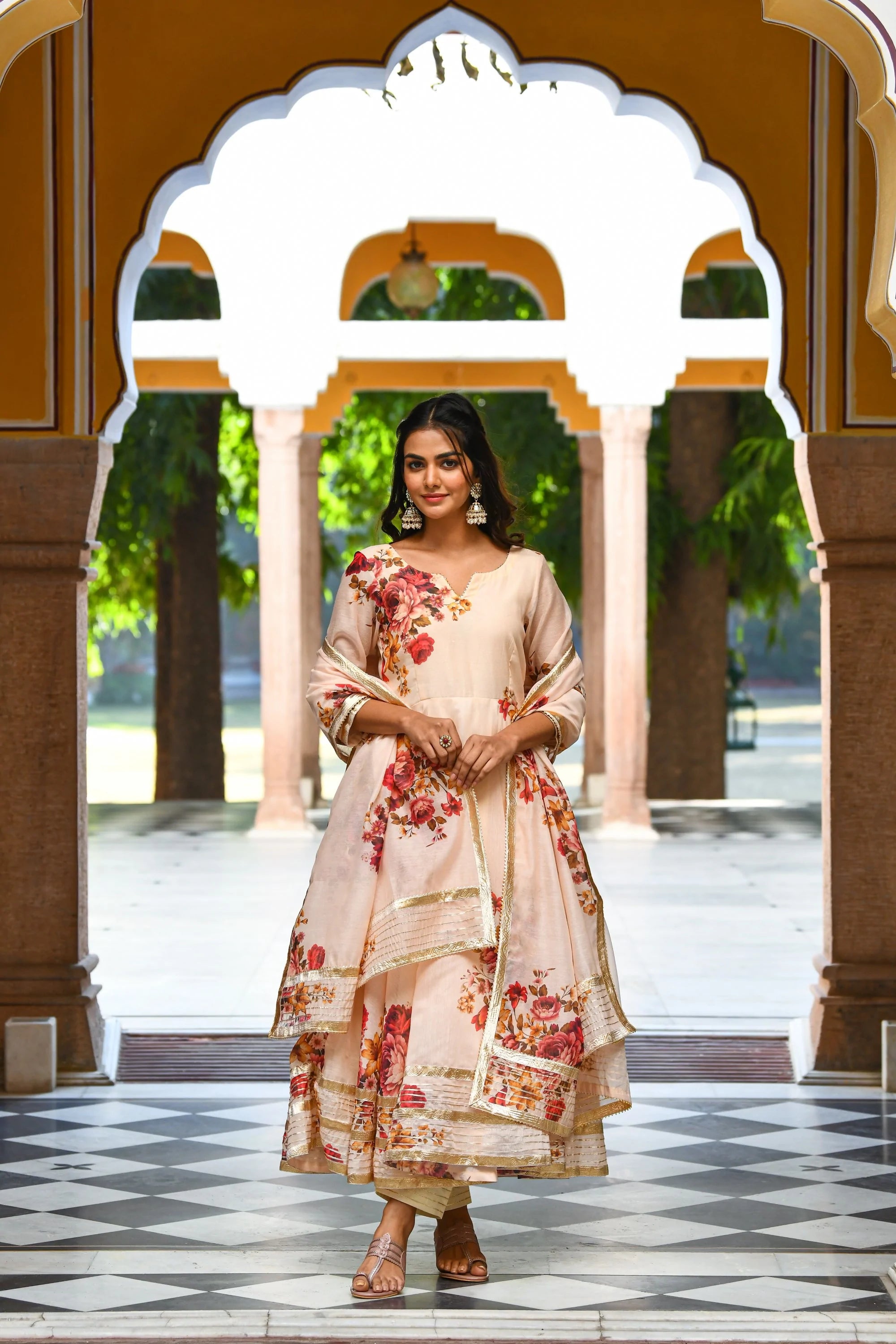 Women's Cream Floral Anarkali Kurta Set With Dupatta - Saras Th
