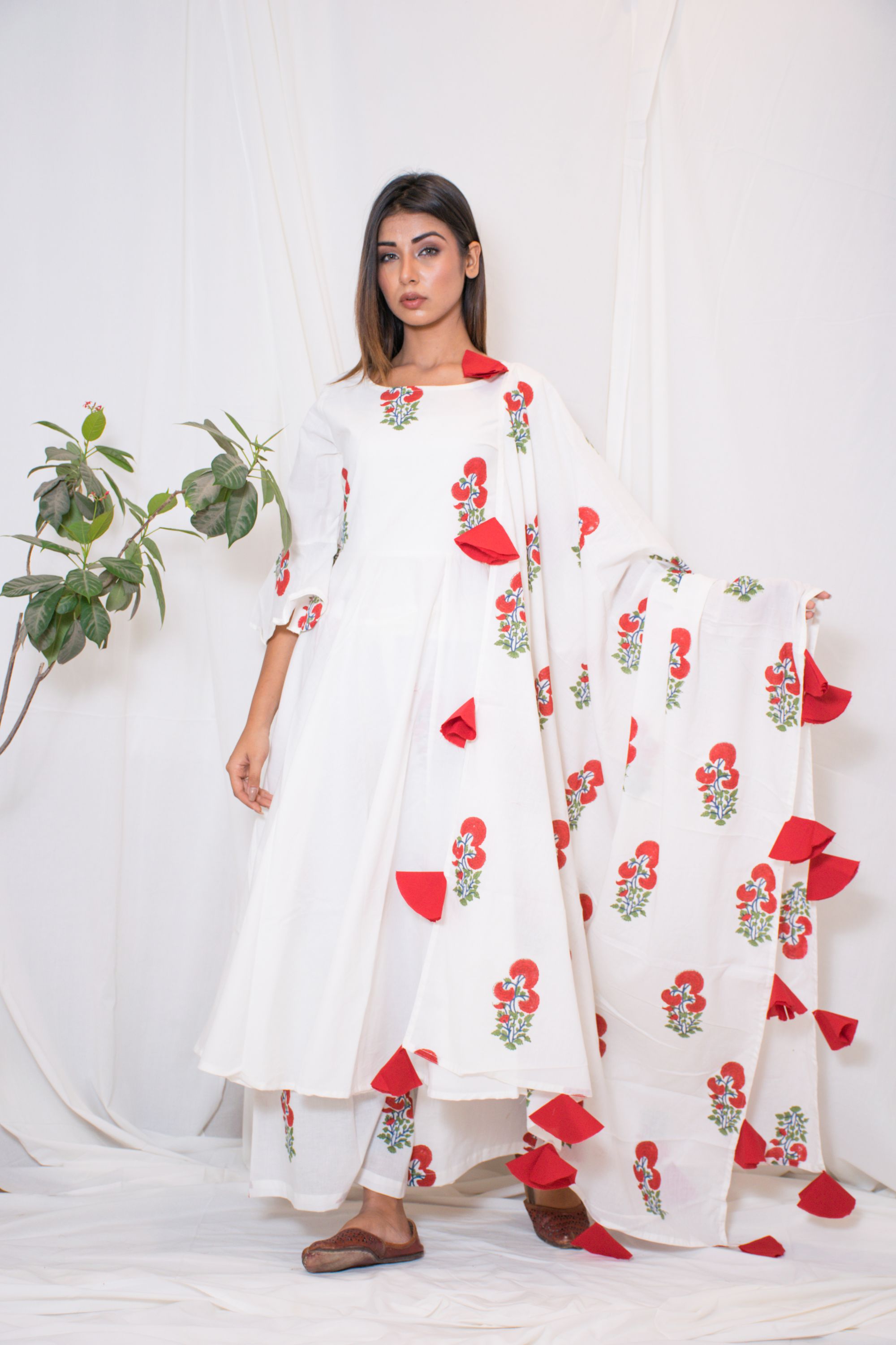 Women's White Block Printed Anarkali Suit Set (3 Pc Set) - Saras The Label