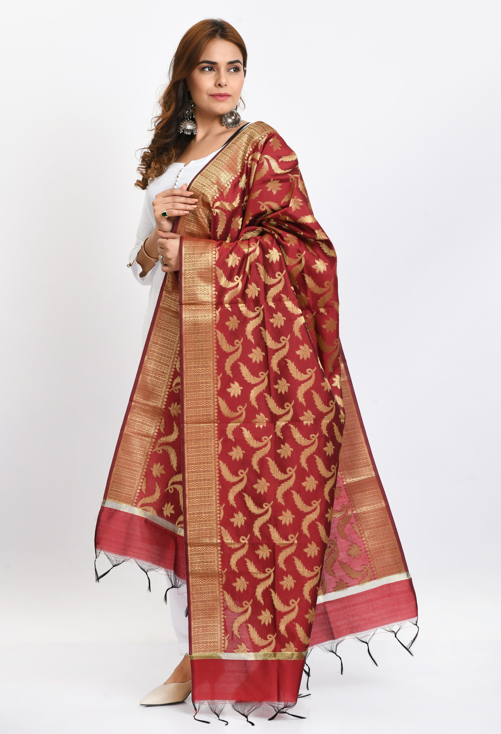 Women's Banarsi Silk Floral Woven Design Maroon Dupatta - Moeza