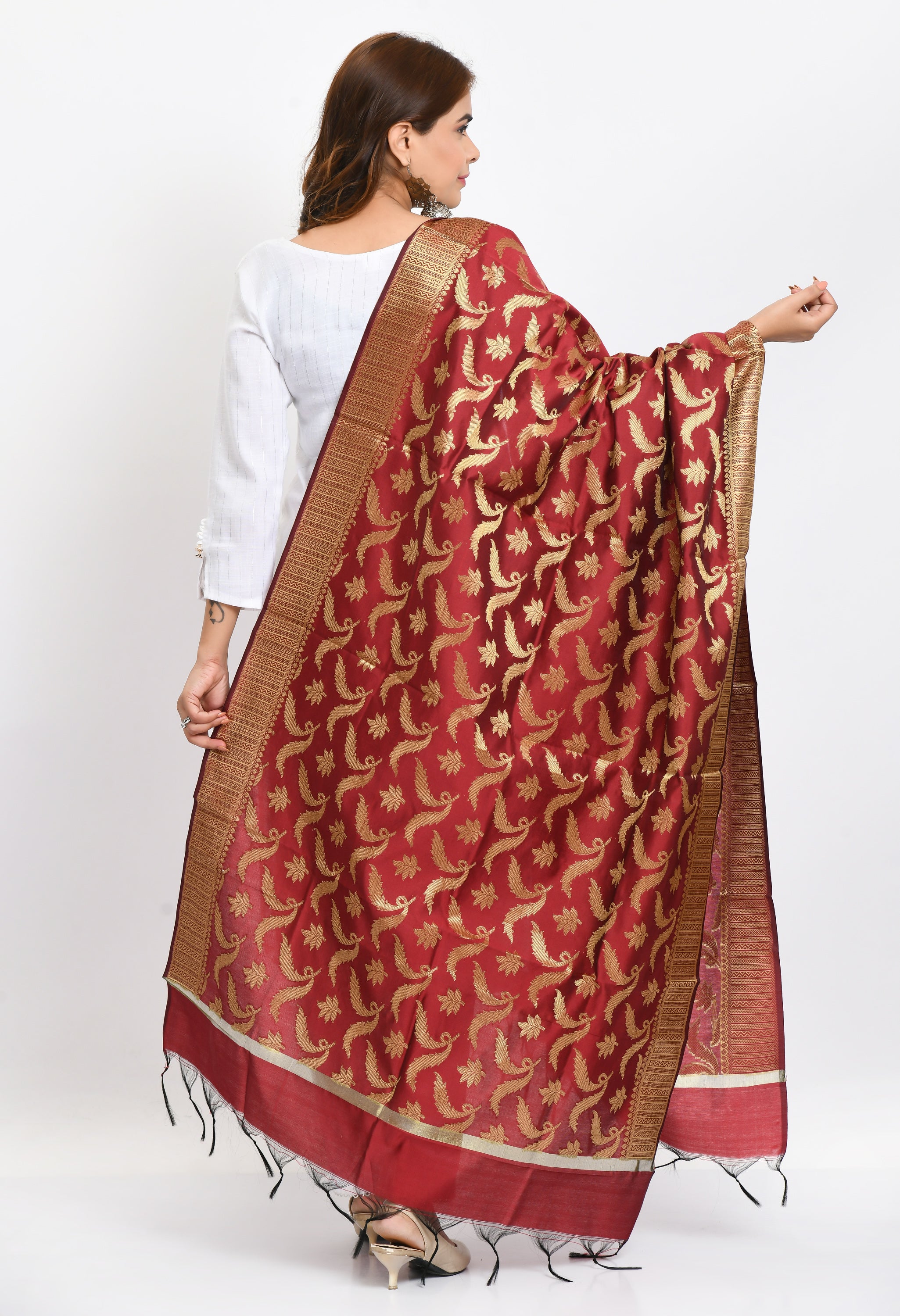 Women's Banarsi Silk Floral Woven Design Maroon Dupatta - Moeza