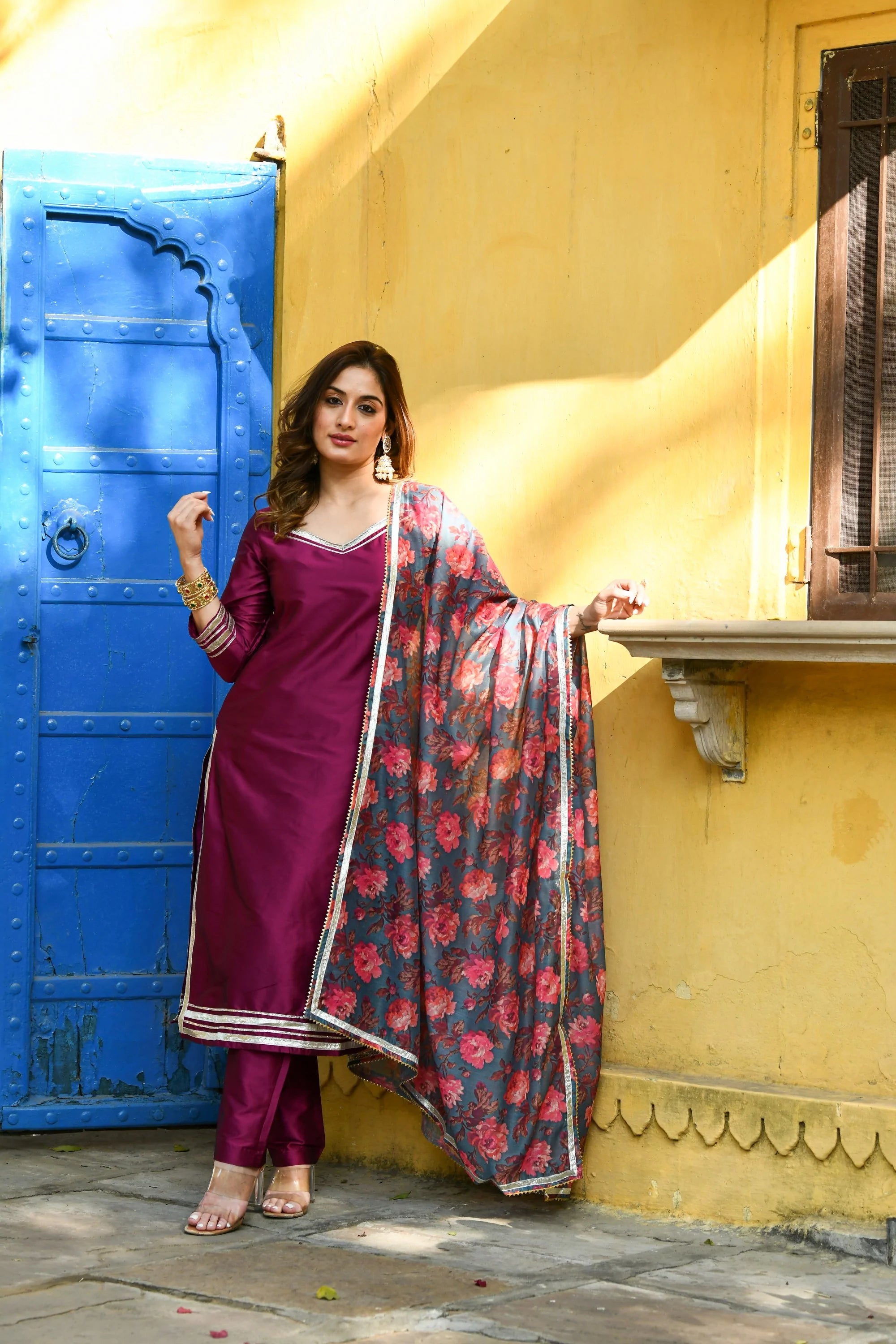 Purple 2025 suit contrast