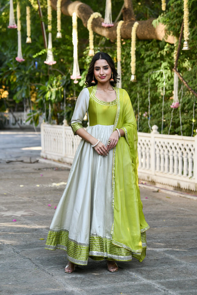 Women's White Anarkali Gown With Dupatta - (2Pcs)