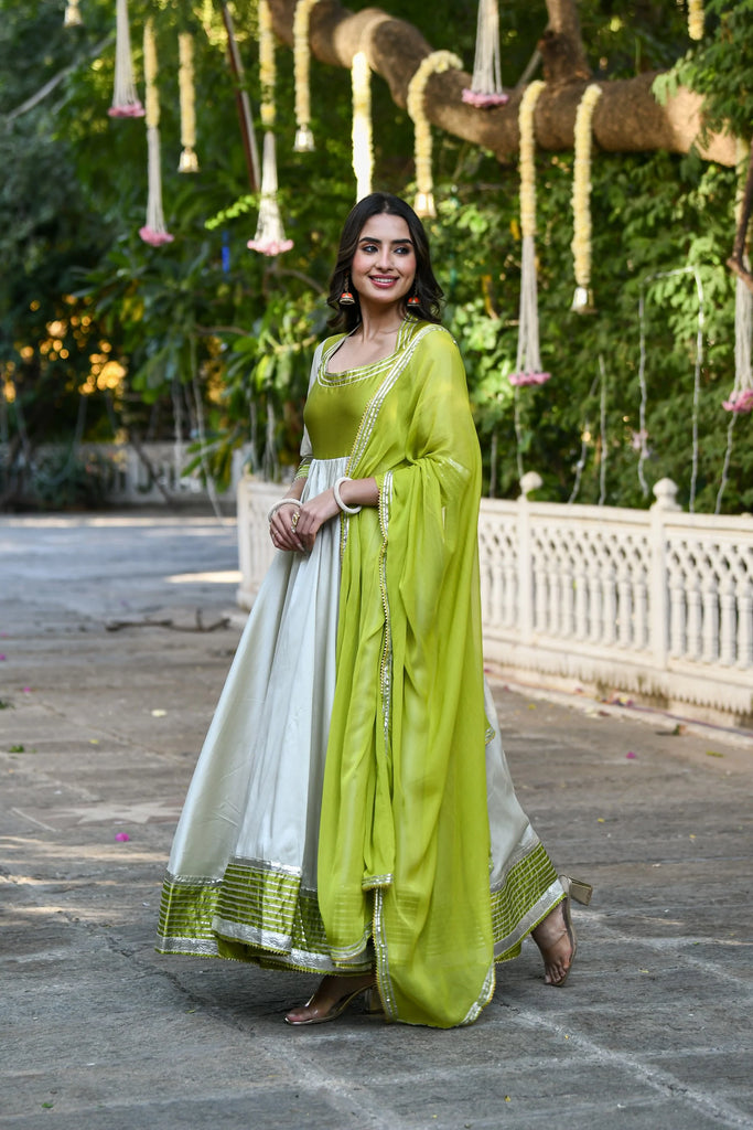 Women's White Anarkali Gown With Dupatta - (2Pcs)