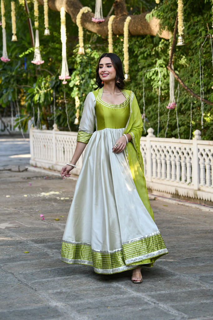 Women's White Anarkali Gown With Dupatta - (2Pcs)