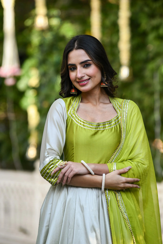 Women's White Anarkali Gown With Dupatta - (2Pcs)