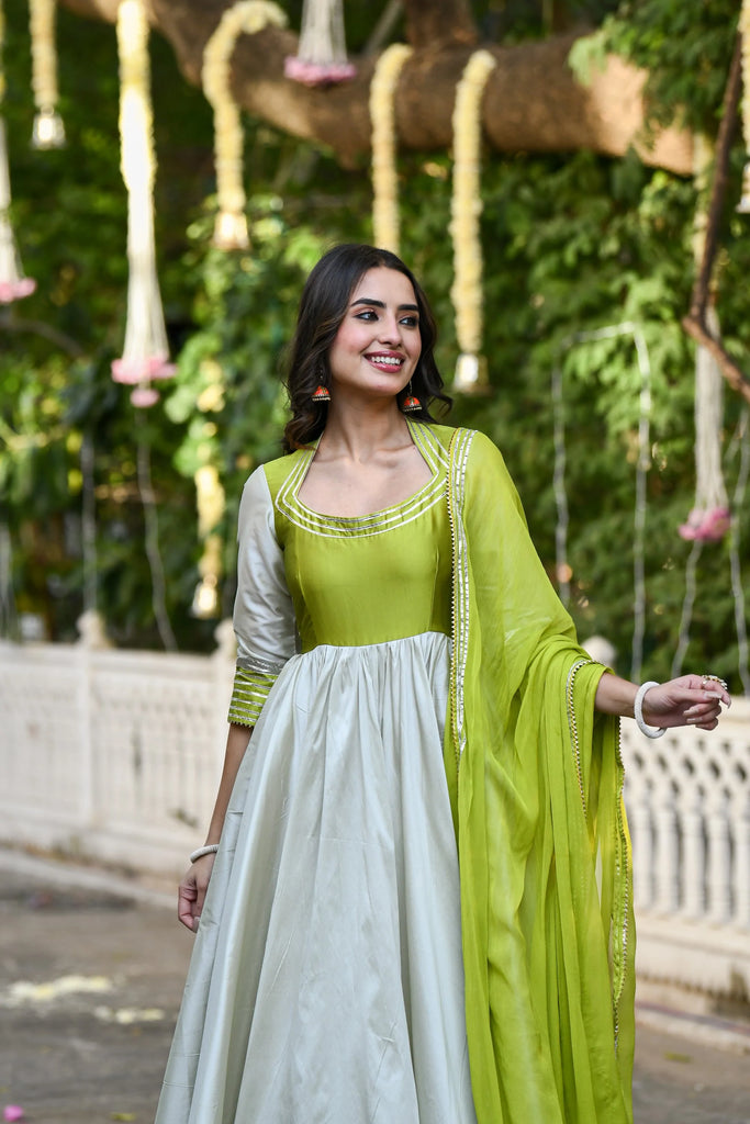 Women's White Anarkali Gown With Dupatta - (2Pcs)