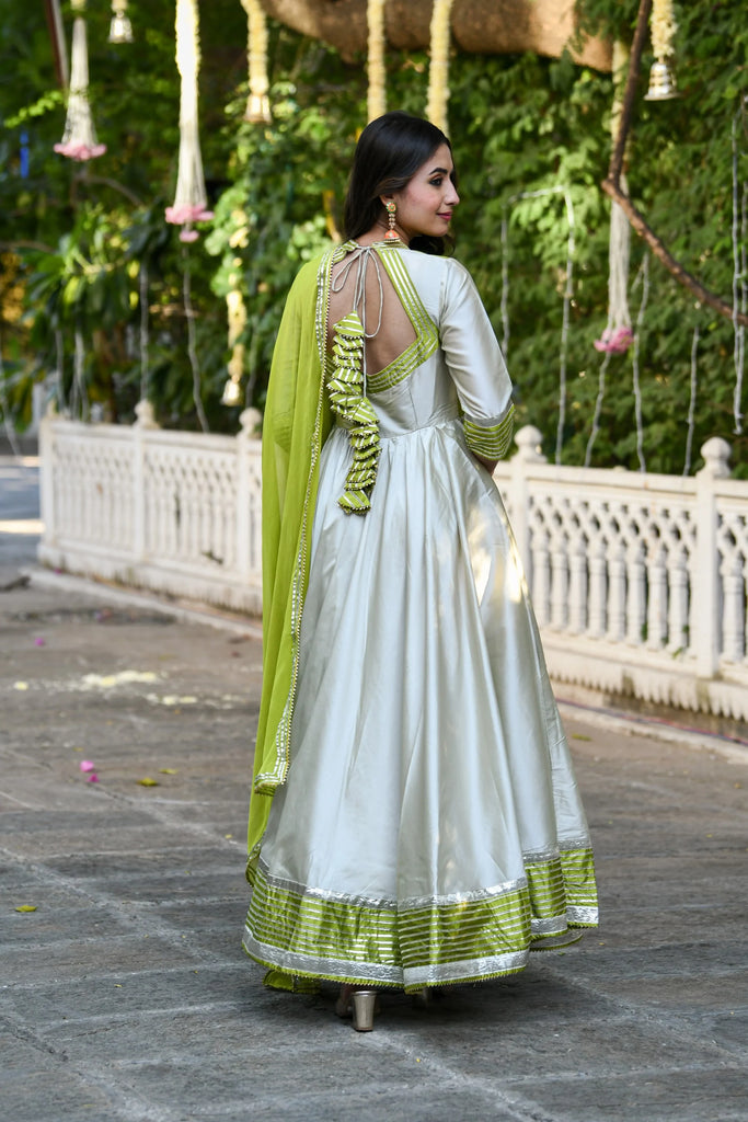 Women's White Anarkali Gown With Dupatta - (2Pcs)