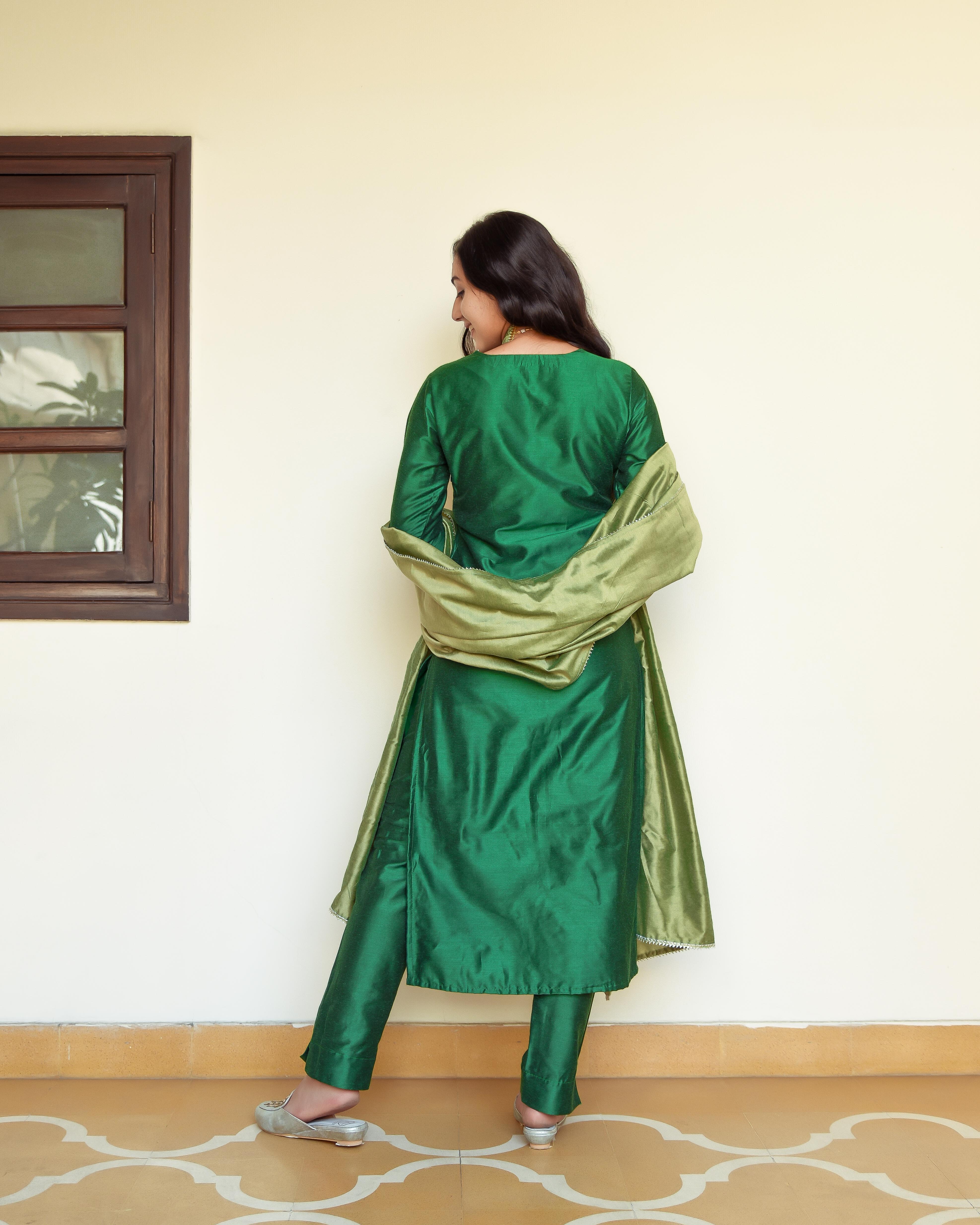 Women's Shades of green Suit Set - Indian Virasat