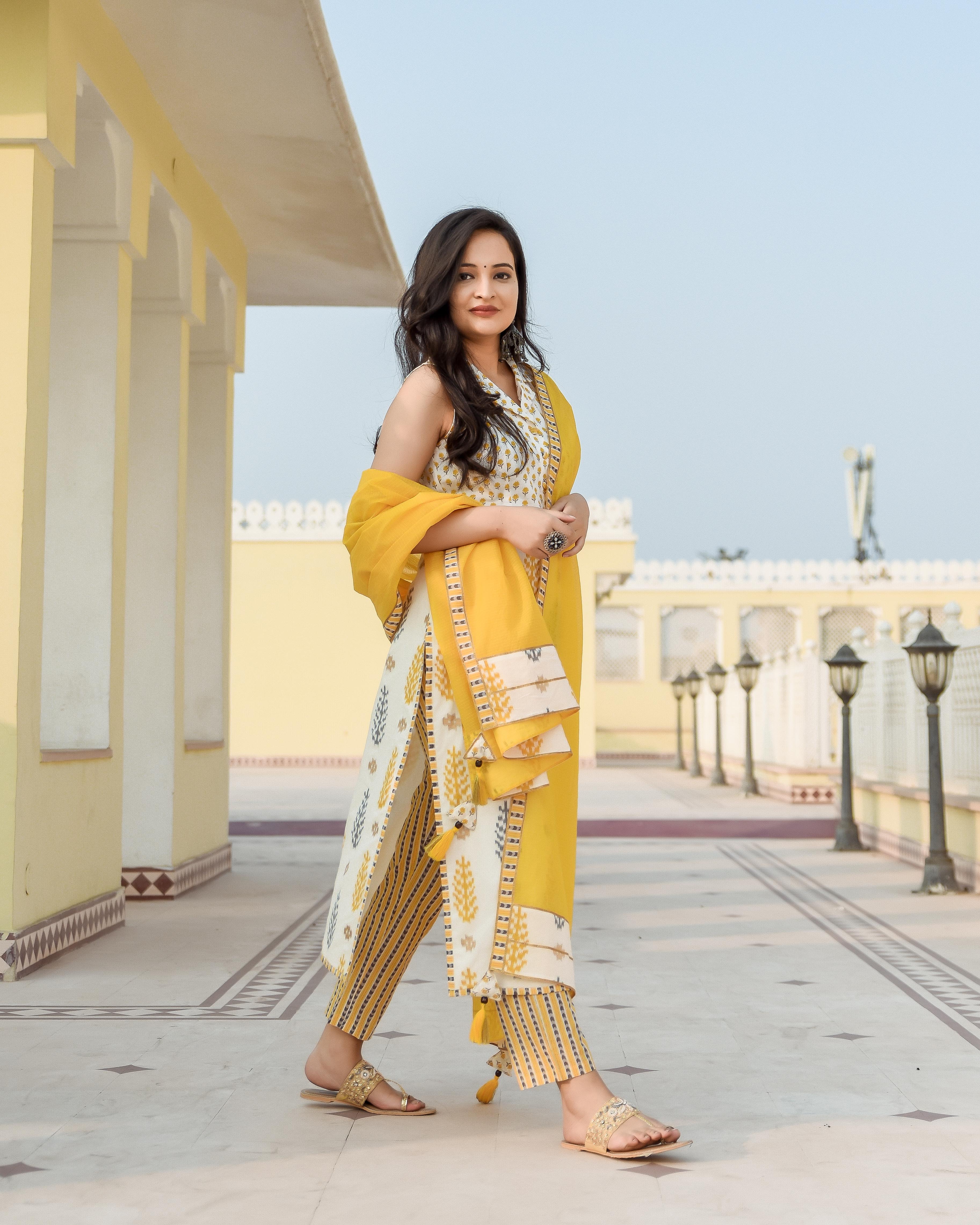 Women's Cream White Printed Suit Set - Indian Virasat