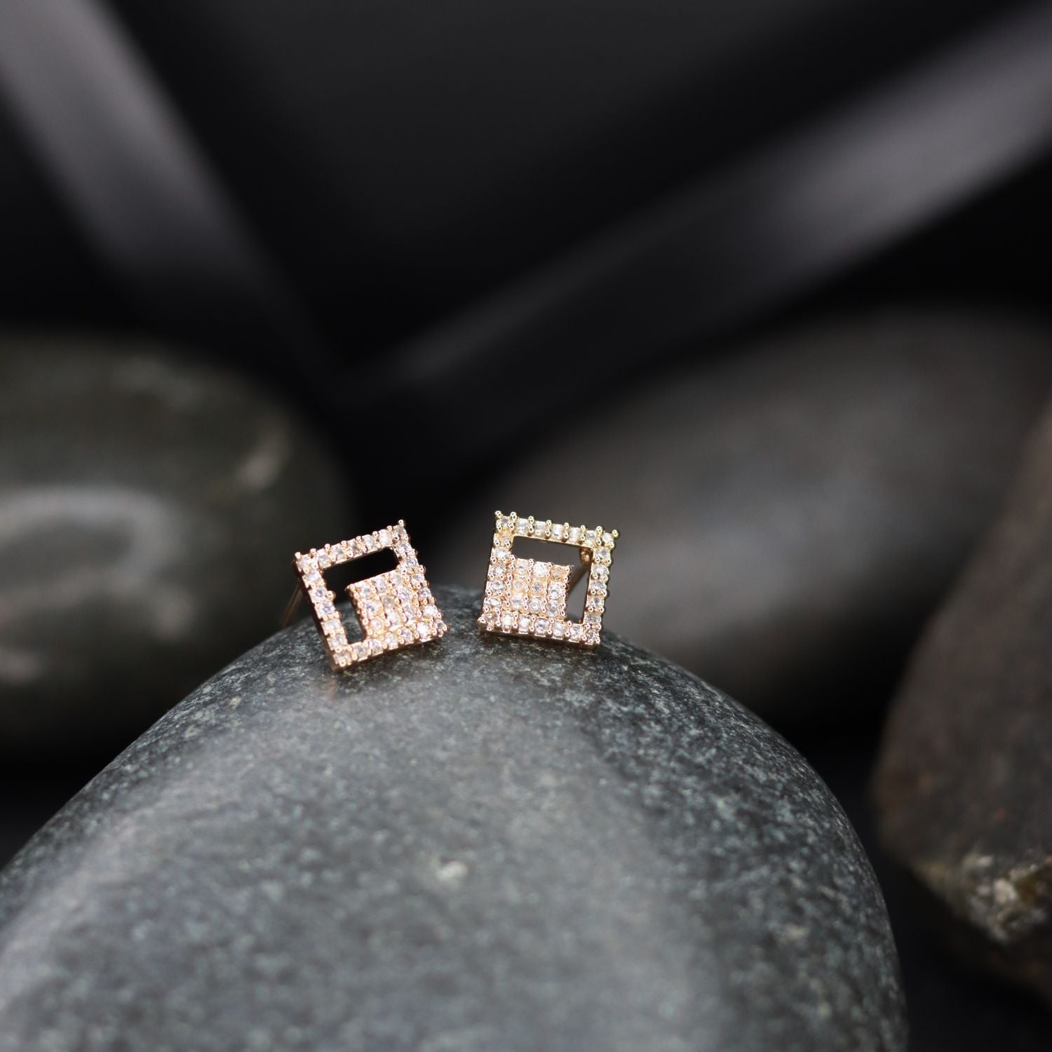 Women's I Jewels Valentine'S Special Rose Gold Plated Square Studs Earrings (E2975) - I Jewels