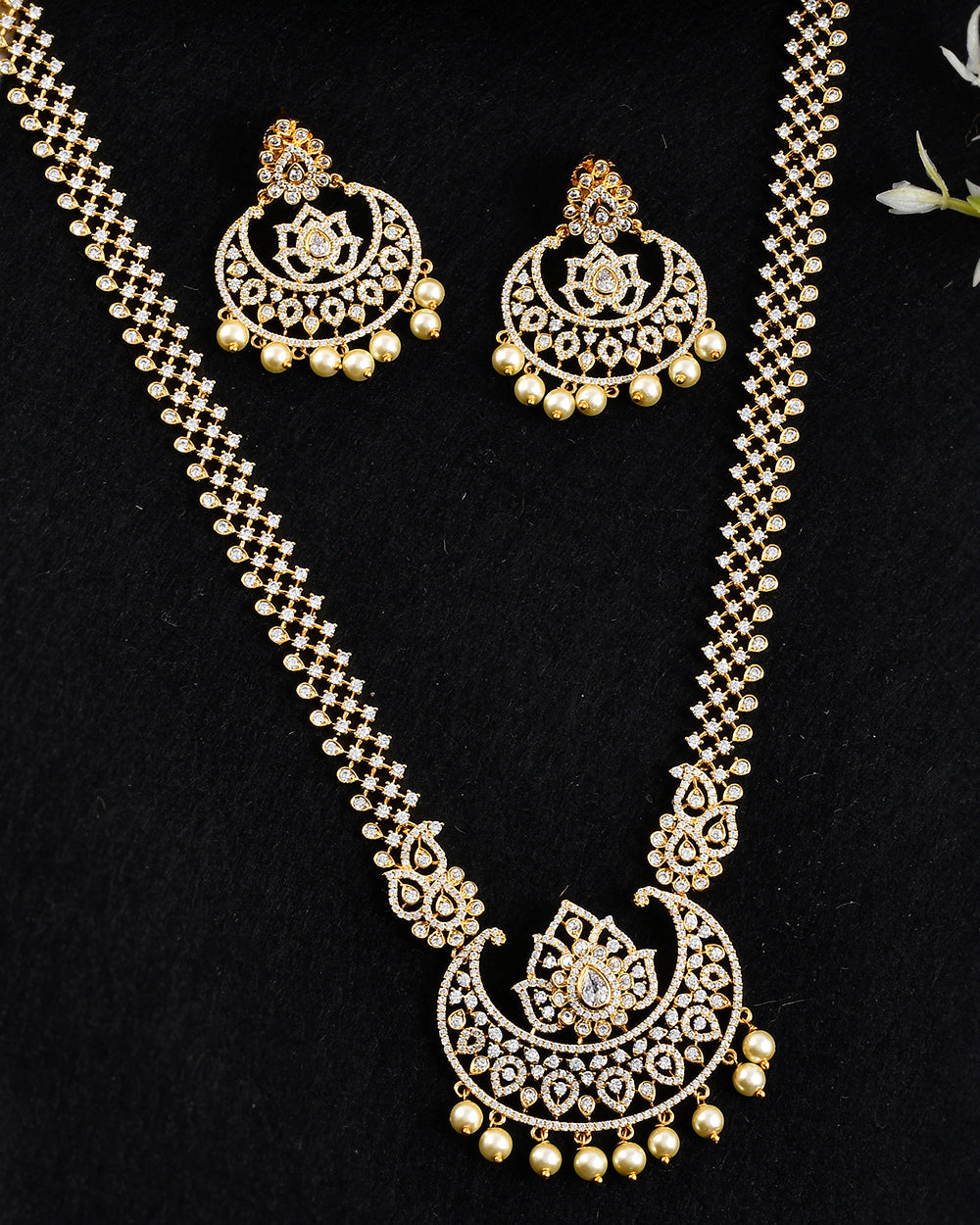 Women's Zircons And Pearl Beads Opulent Jewellery Set - Voylla