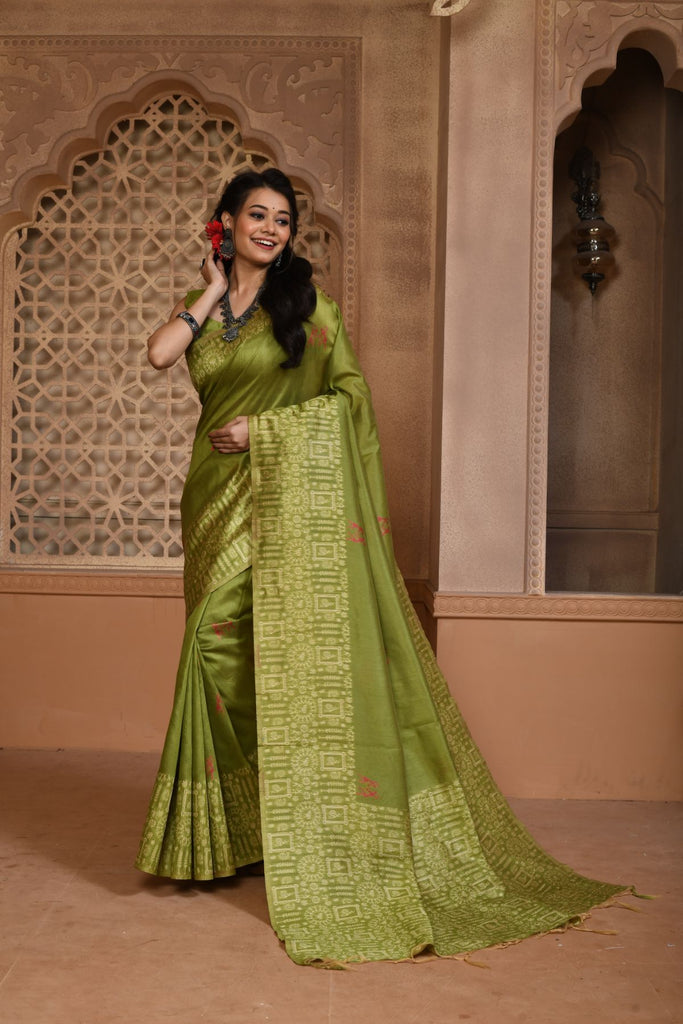 Women's Mahendi Woven Handloom Raw Silk Saree with Tassels