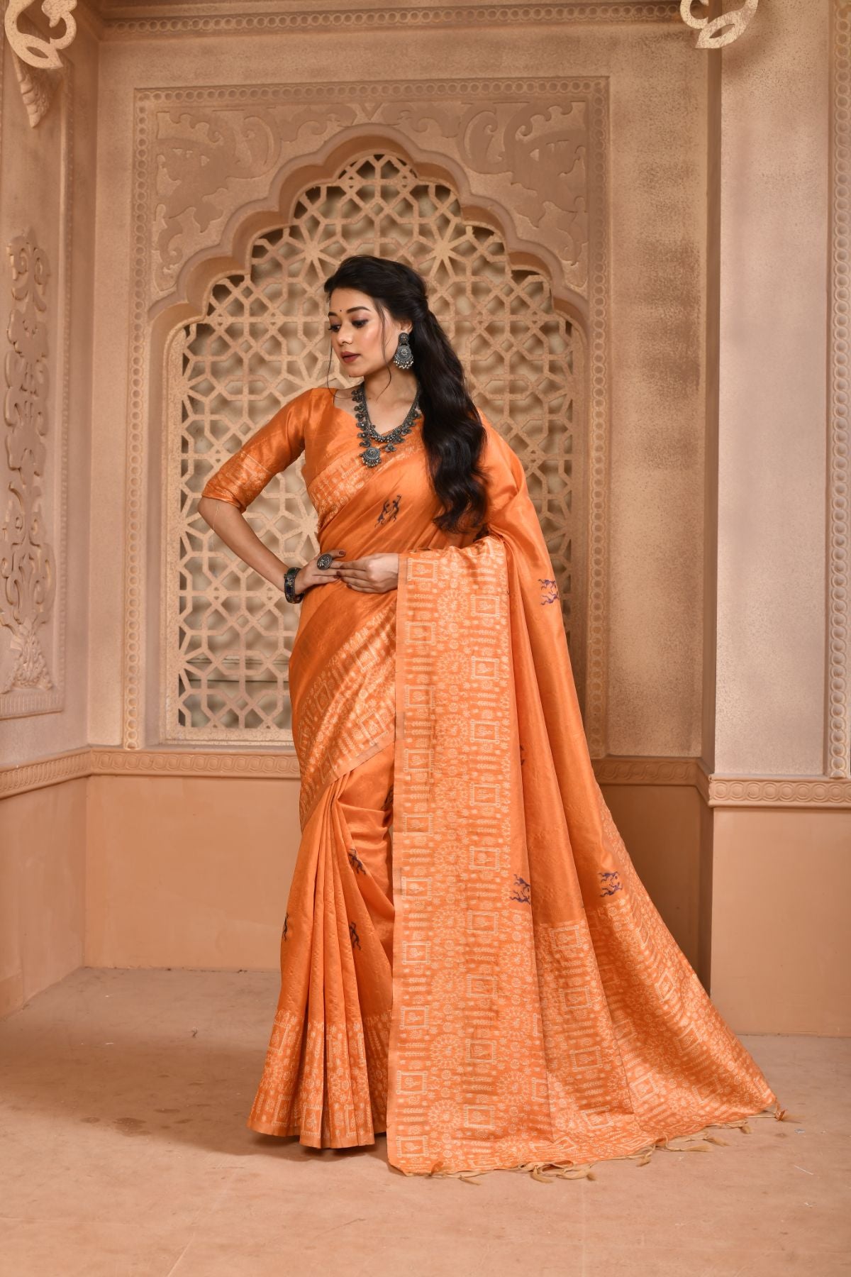Women's Orange Woven Handloom Raw Silk Saree with Tassels - Vishnu Weaves