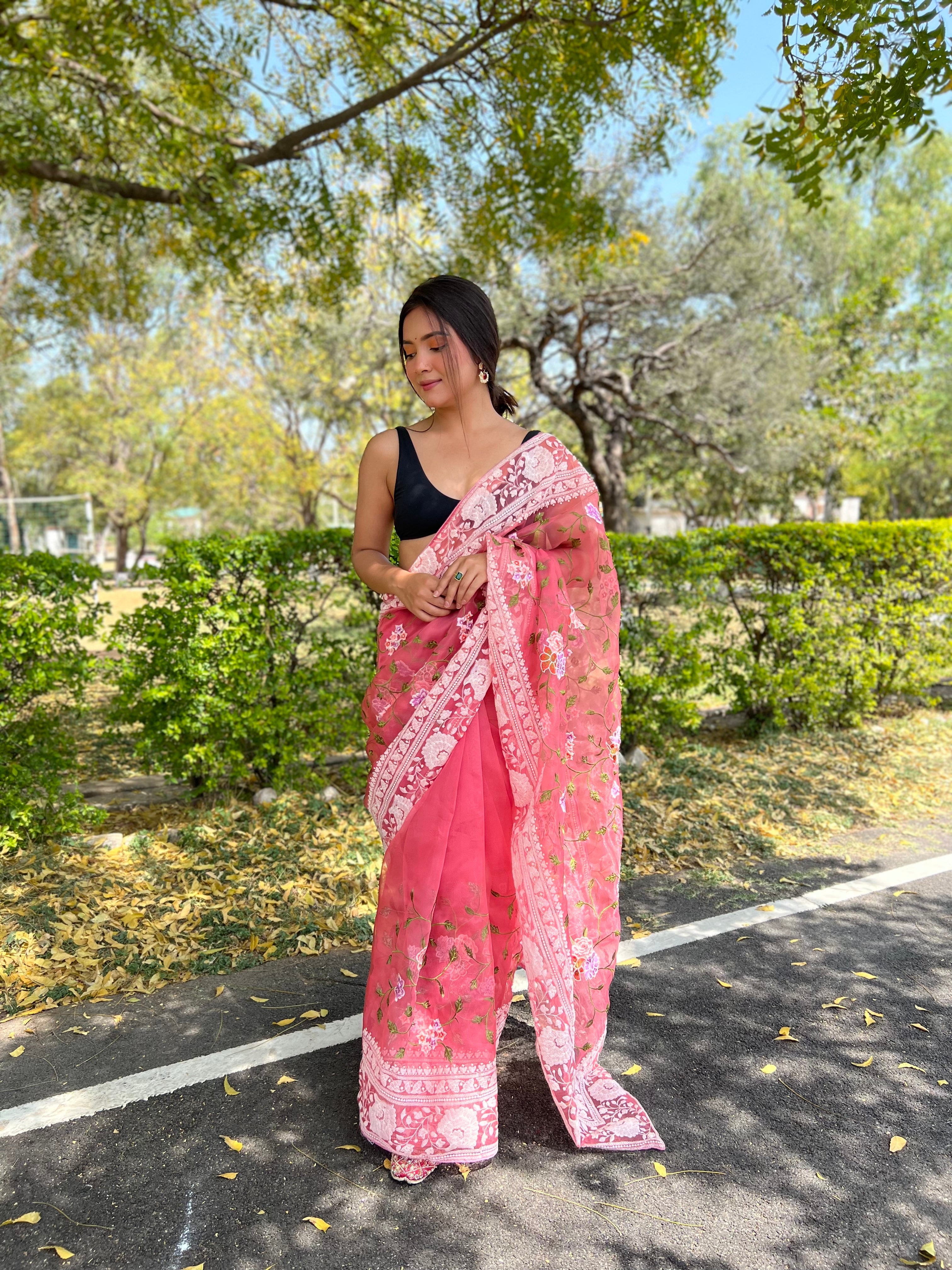 Women's Pink Viscose Threadwork Saree - VAMSEE