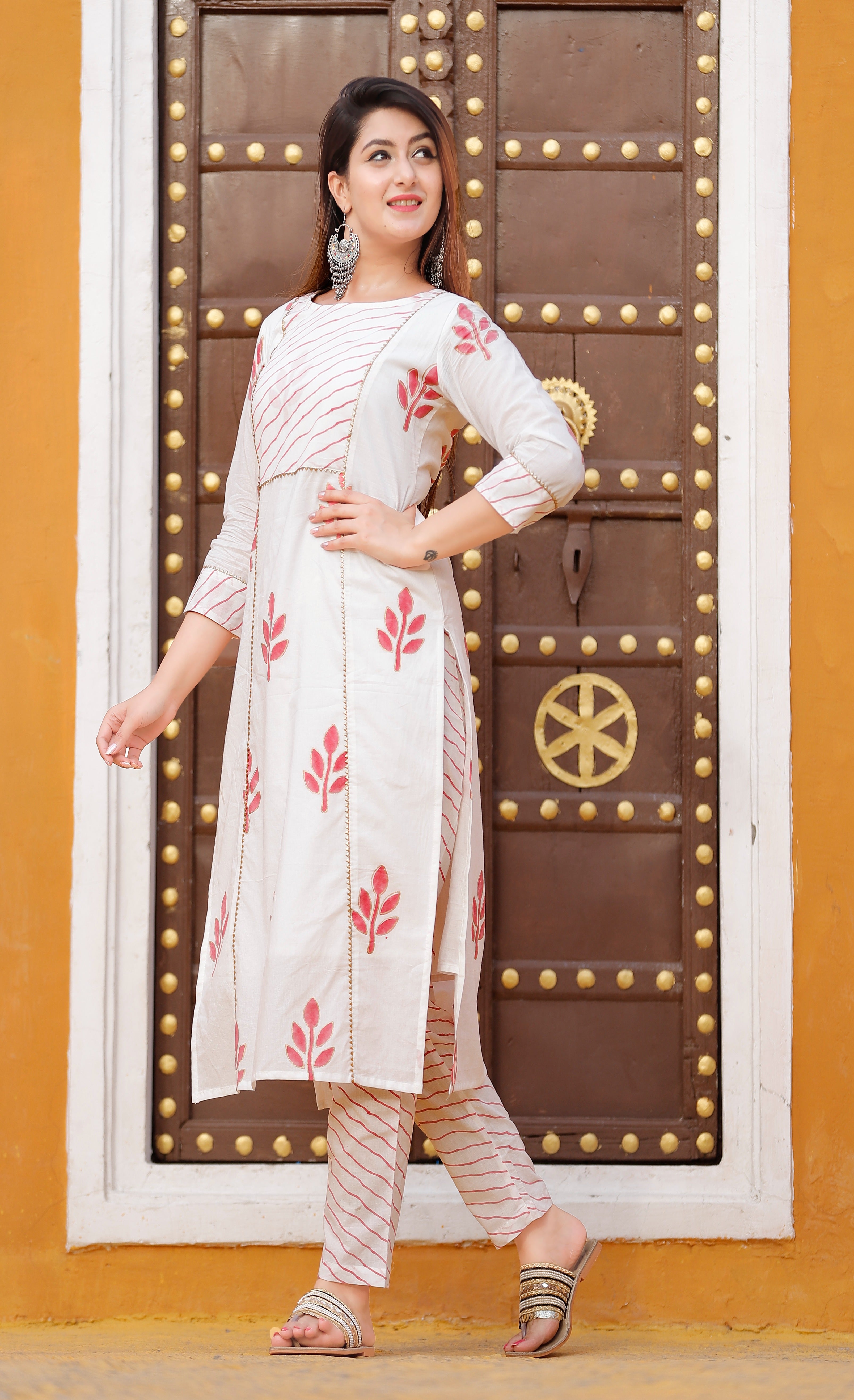 Women's White Hand Block Leheriya Kurta Pant Set - Geeta Fashion