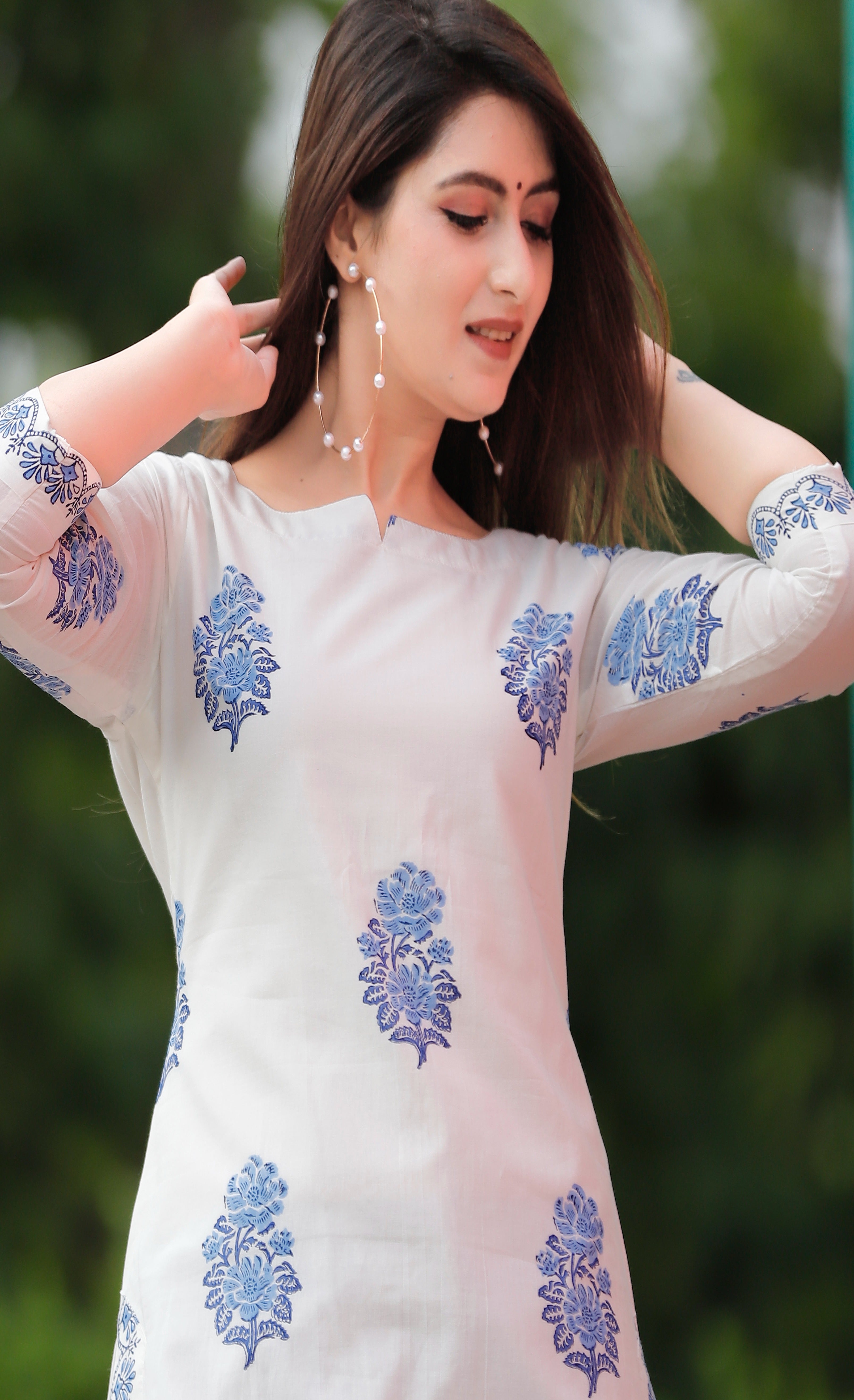 Women's Blue And Off White Hand Block Kurta Pant Set - Geeta Fashion